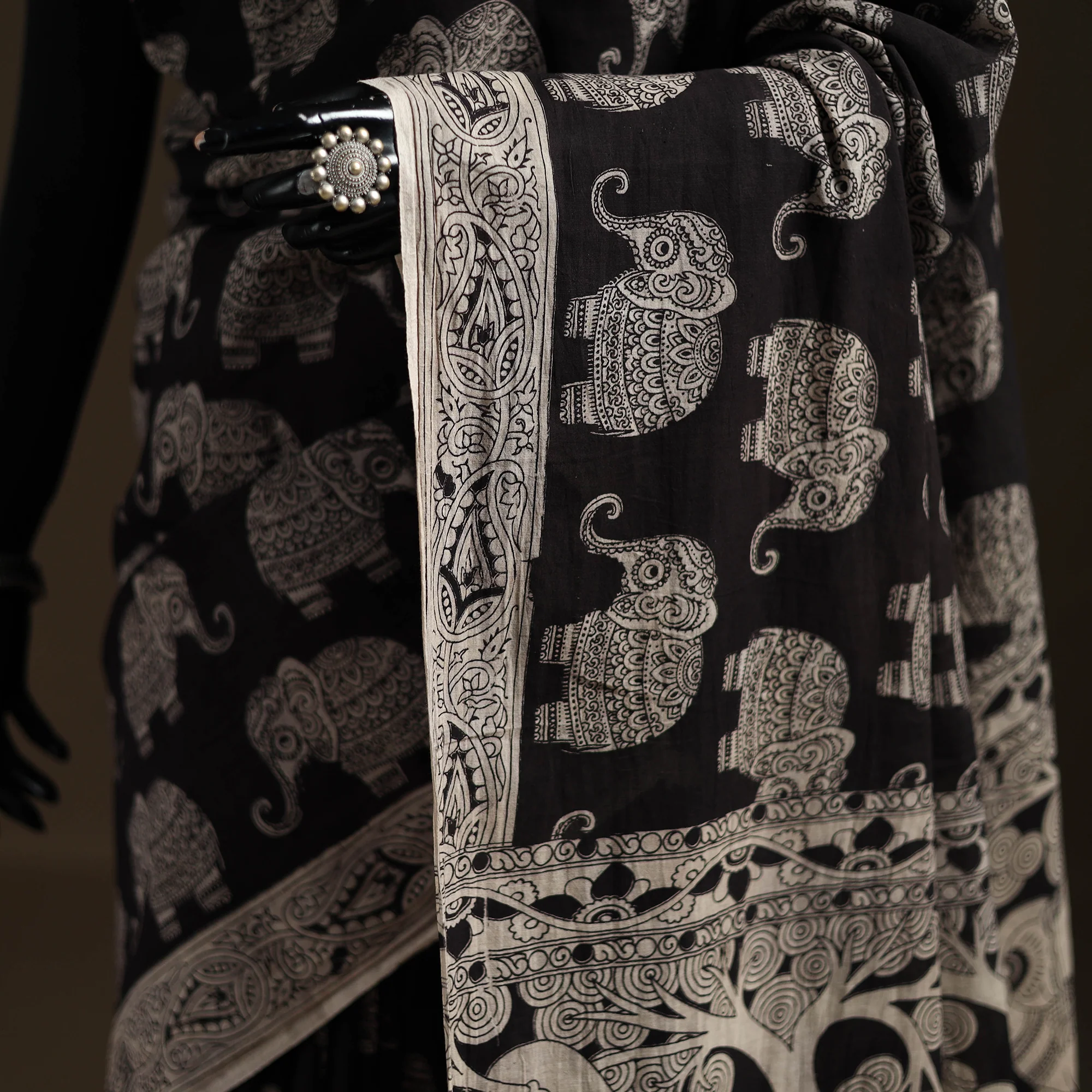 Kalamkari Printed Pure Mul Cotton Saree 18 - Image 3