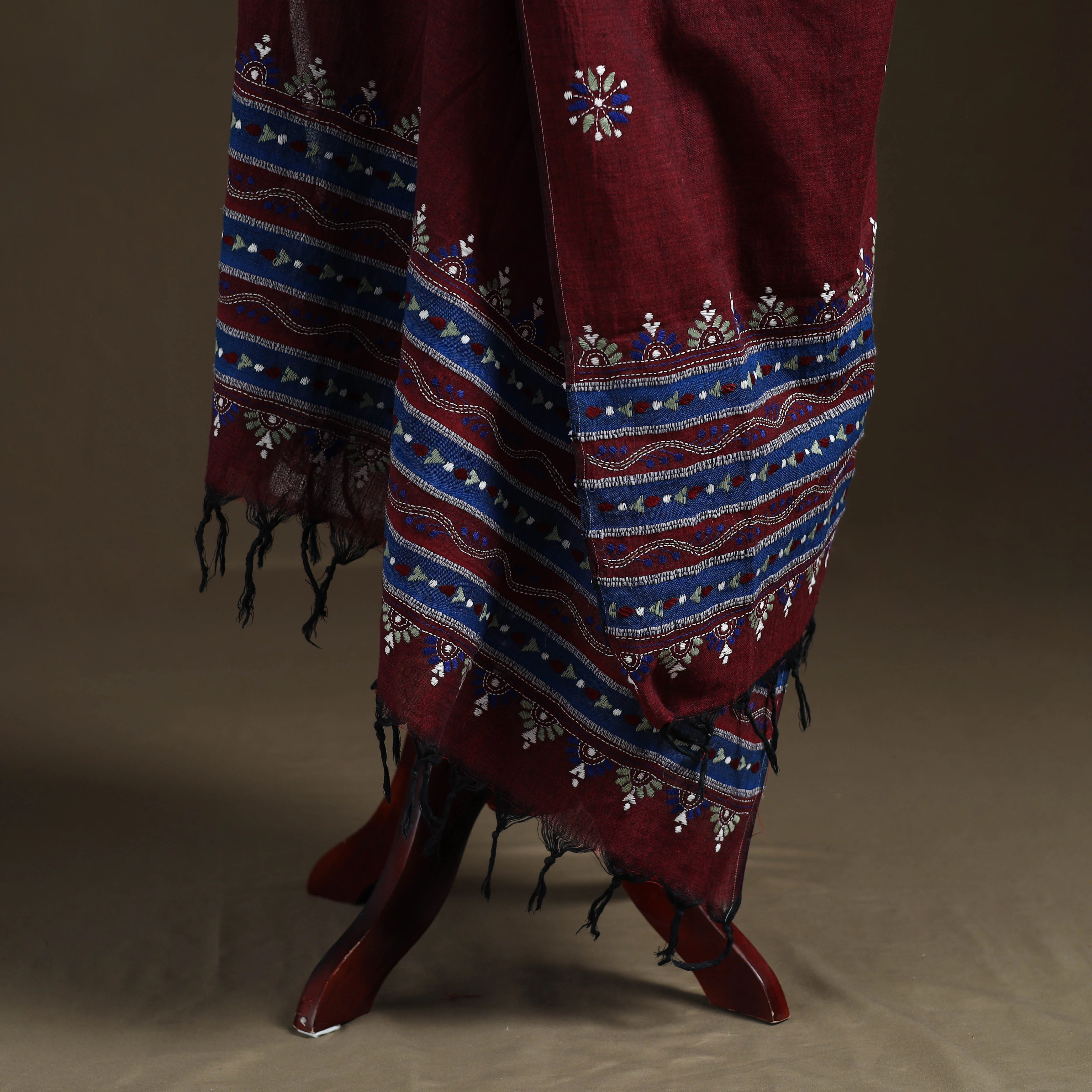 Maroon - Kantha Hand Embroidered Khes Handwoven Cotton Dupatta 01 - Image 4