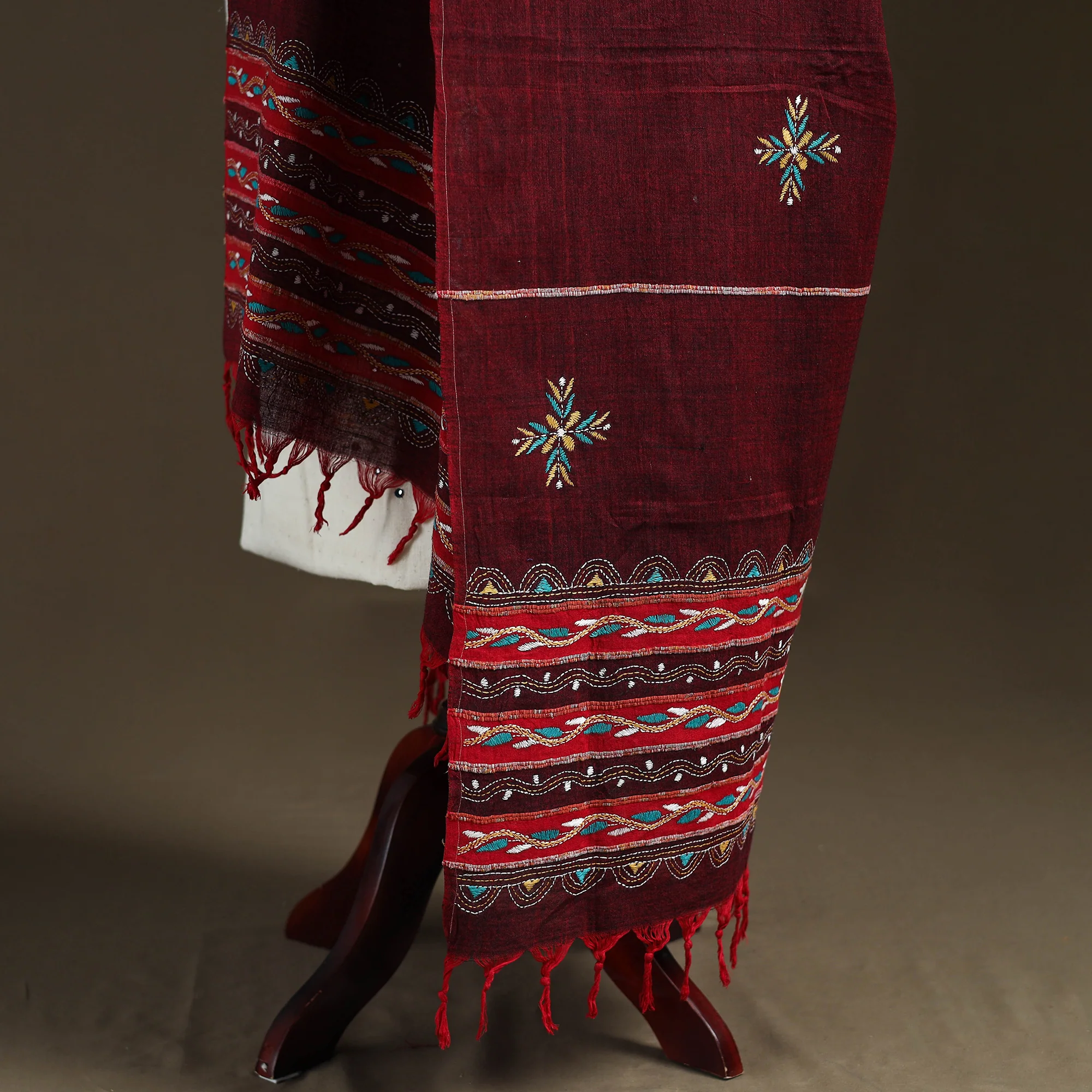 Maroon - Kantha Hand Embroidered Khes Handwoven Cotton Dupatta 02 - Image 4