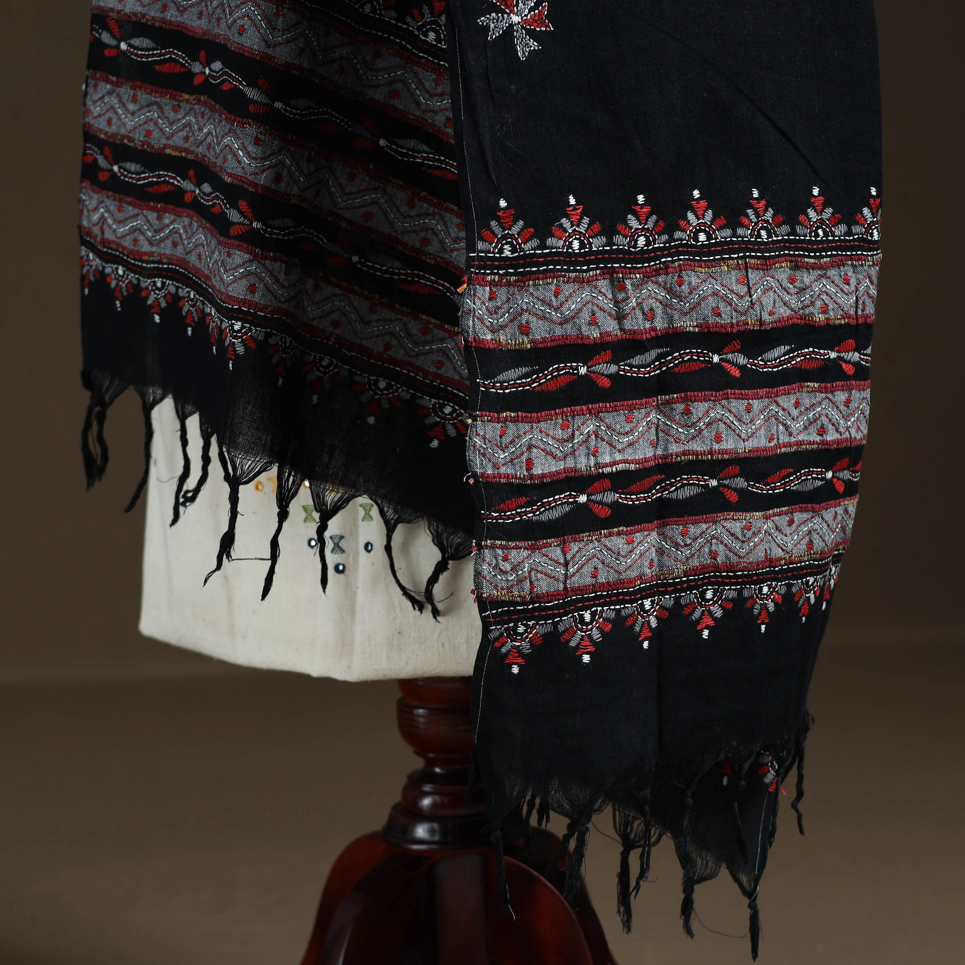 Black - Kantha Hand Embroidered Khes Handwoven Cotton Dupatta 05 - Image 4