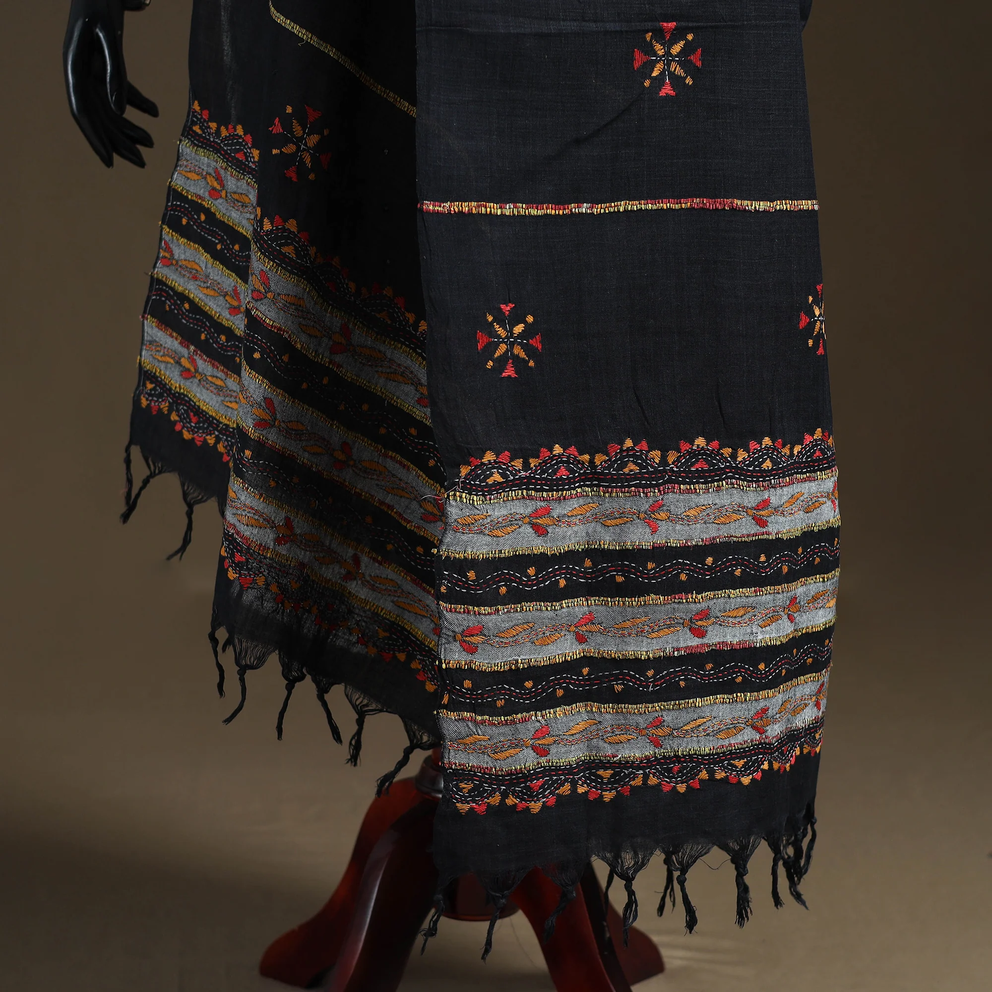 Black - Kantha Hand Embroidered Khes Handwoven Cotton Dupatta 08 - Image 4