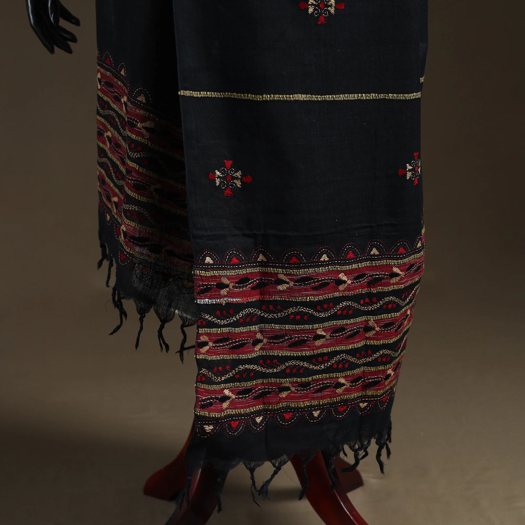 Black - Kantha Hand Embroidered Khes Handwoven Cotton Dupatta 11 - Image 4