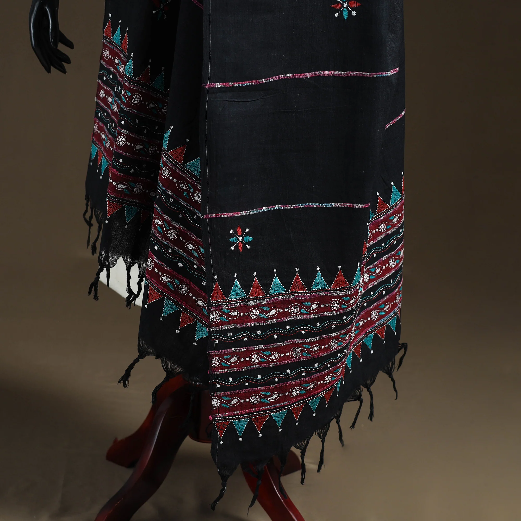 Black - Kantha Hand Embroidered Khes Handwoven Cotton Dupatta 13 - Image 4