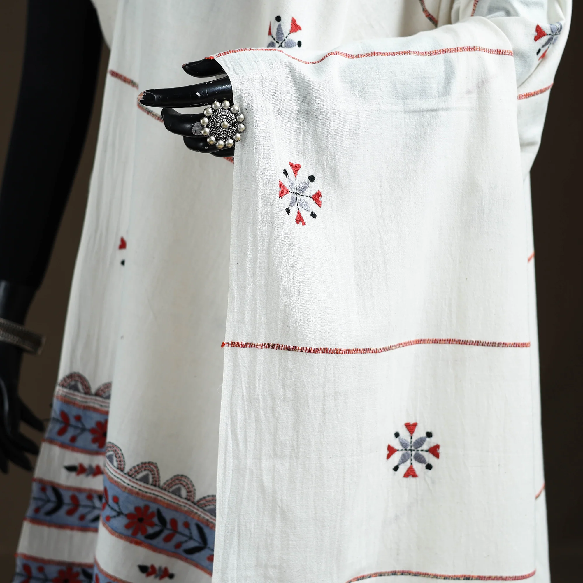 White - Kantha Hand Embroidered Khes Handwoven Cotton Dupatta 17 - Image 3