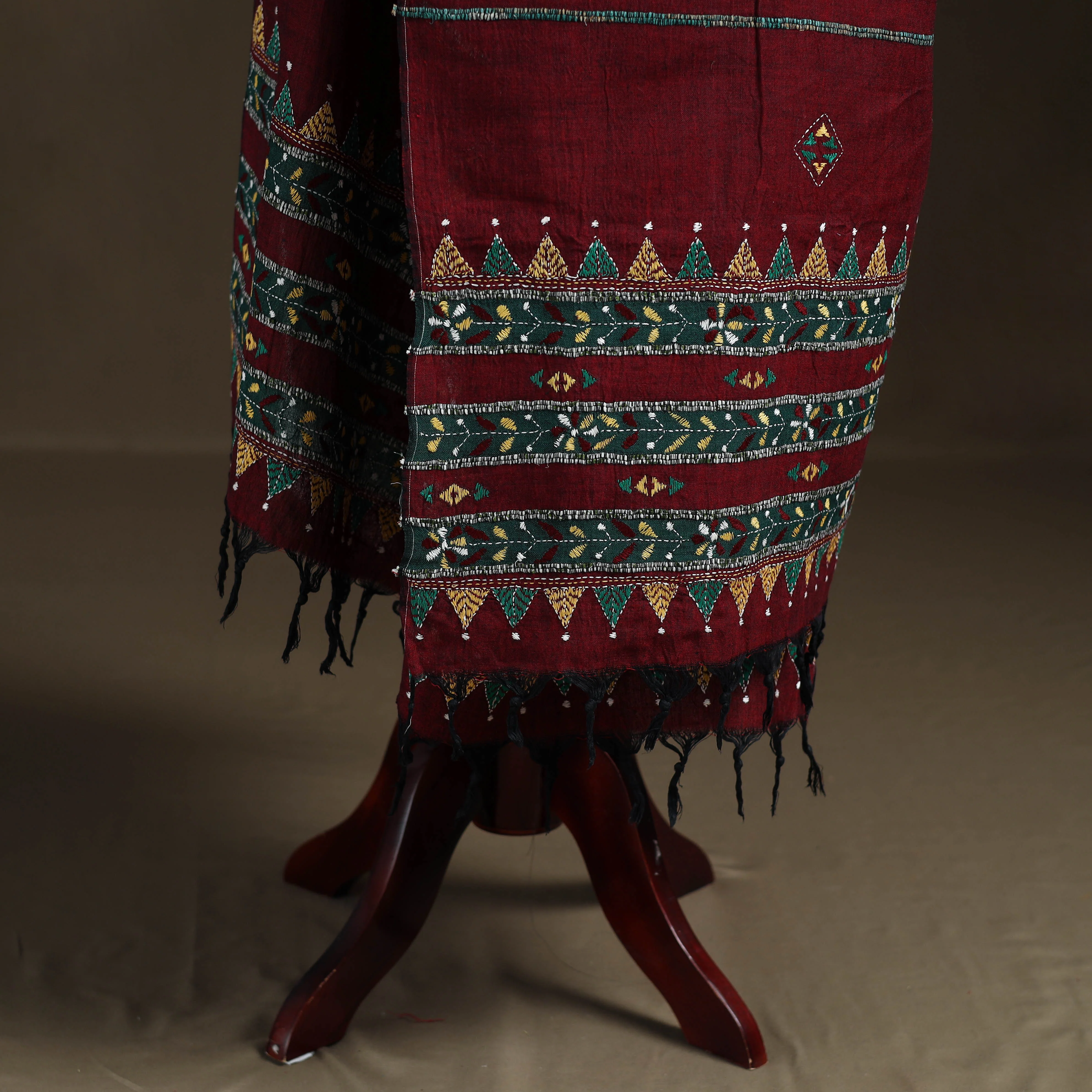 Maroon - Kantha Hand Embroidered Khes Handwoven Cotton Dupatta 20 - Image 4