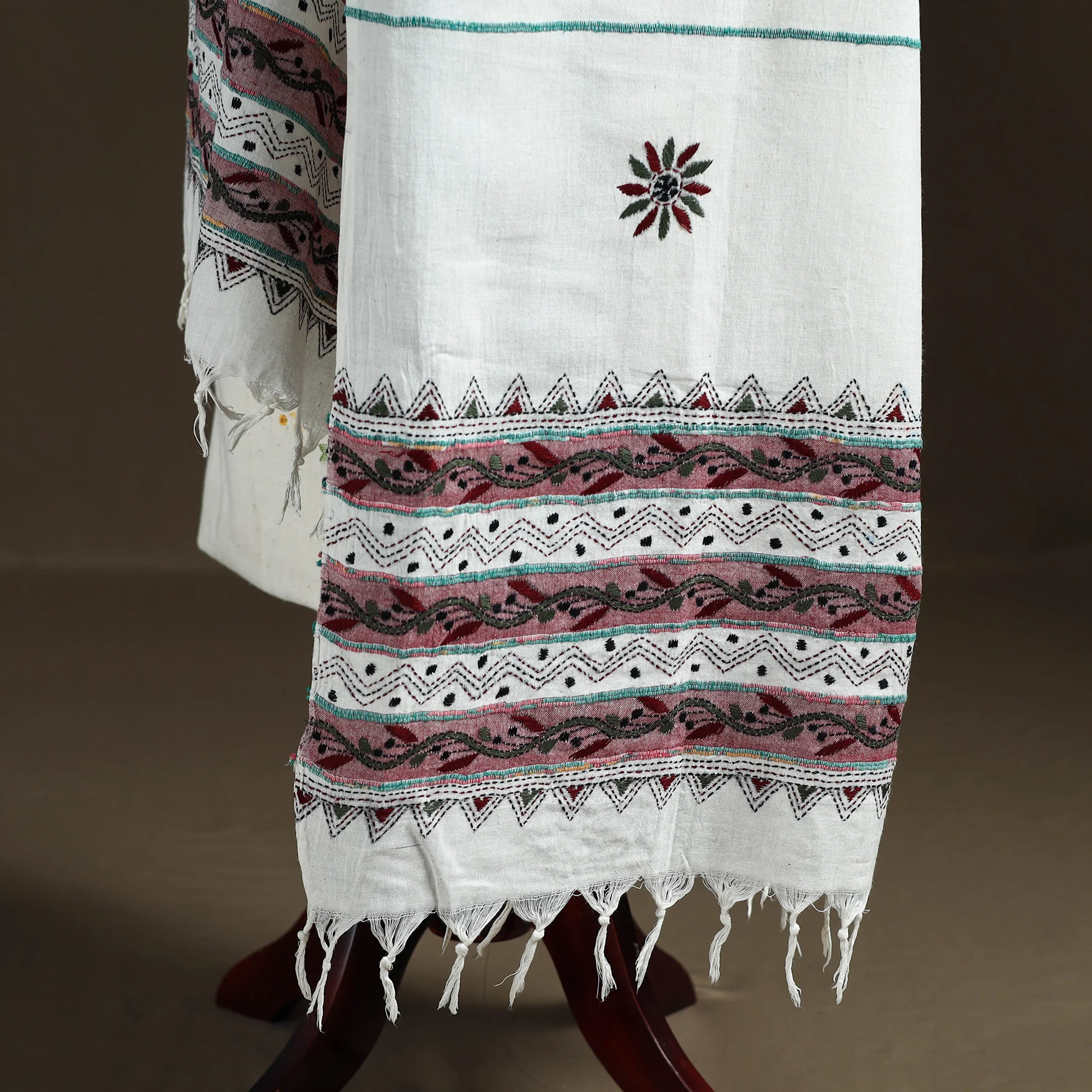 White - Kantha Hand Embroidered Khes Handwoven Cotton Dupatta 21 - Image 4
