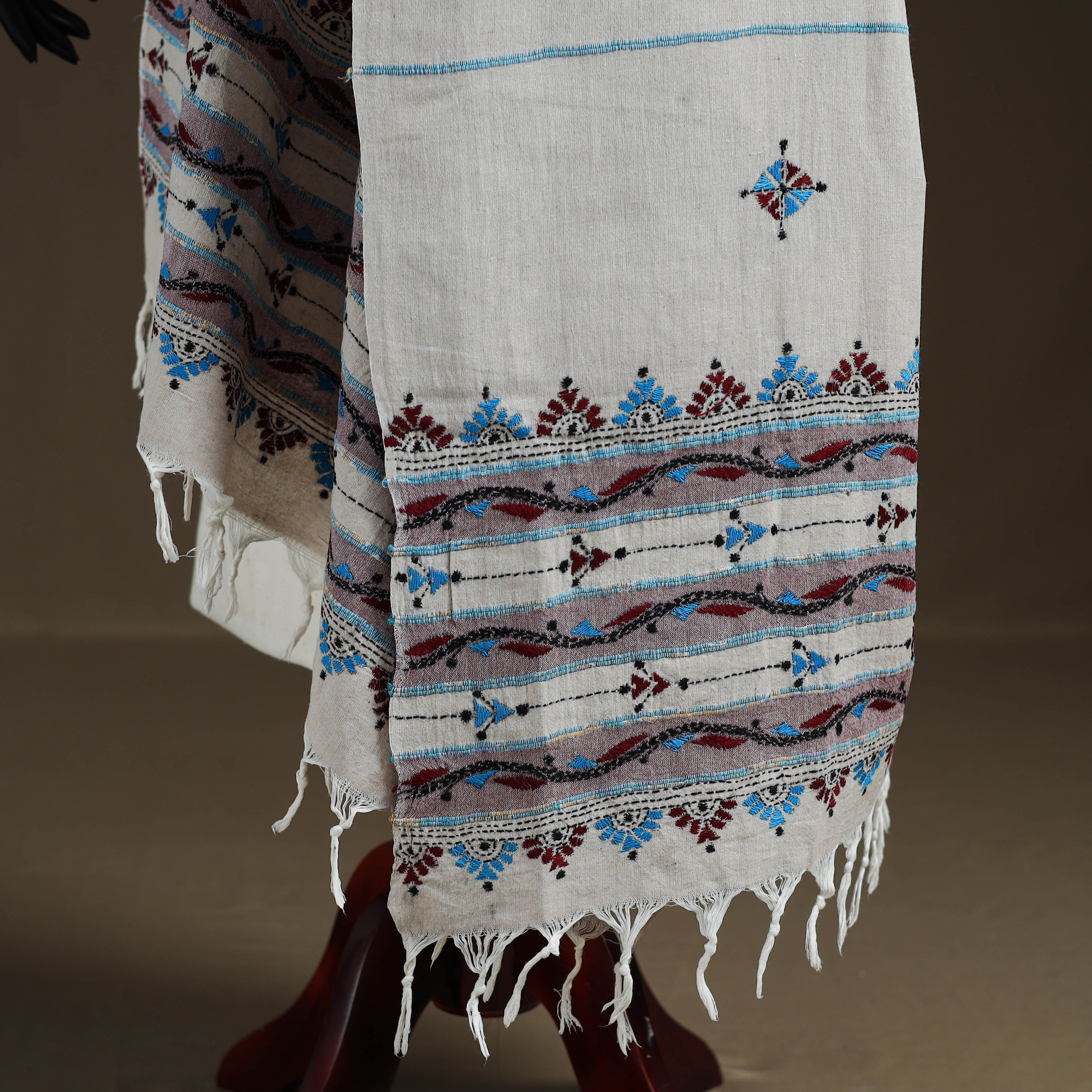 White - Kantha Hand Embroidered Khes Handwoven Cotton Dupatta 22 - Image 4