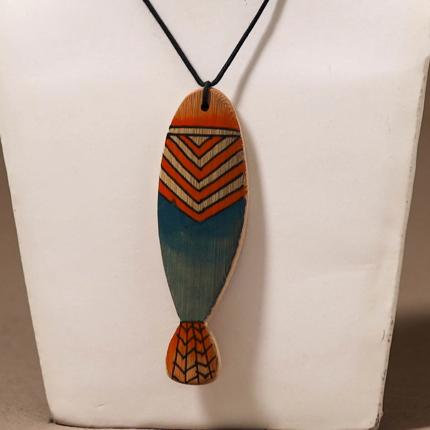 Kerala Mural Handpainted Bamboo Fish Necklace 123 - Image 2