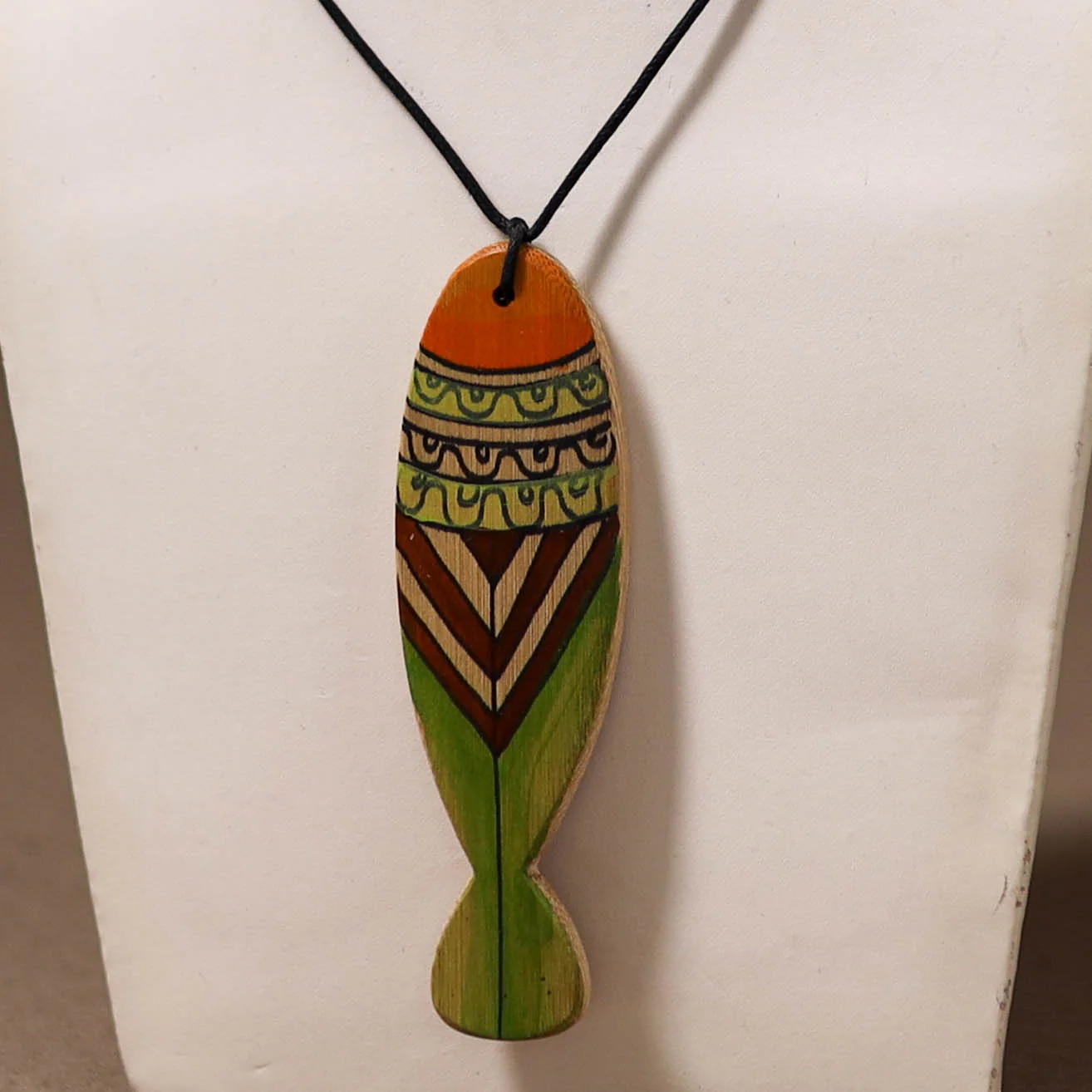 Kerala Mural Handpainted Bamboo Fish Necklace 126 - Image 2
