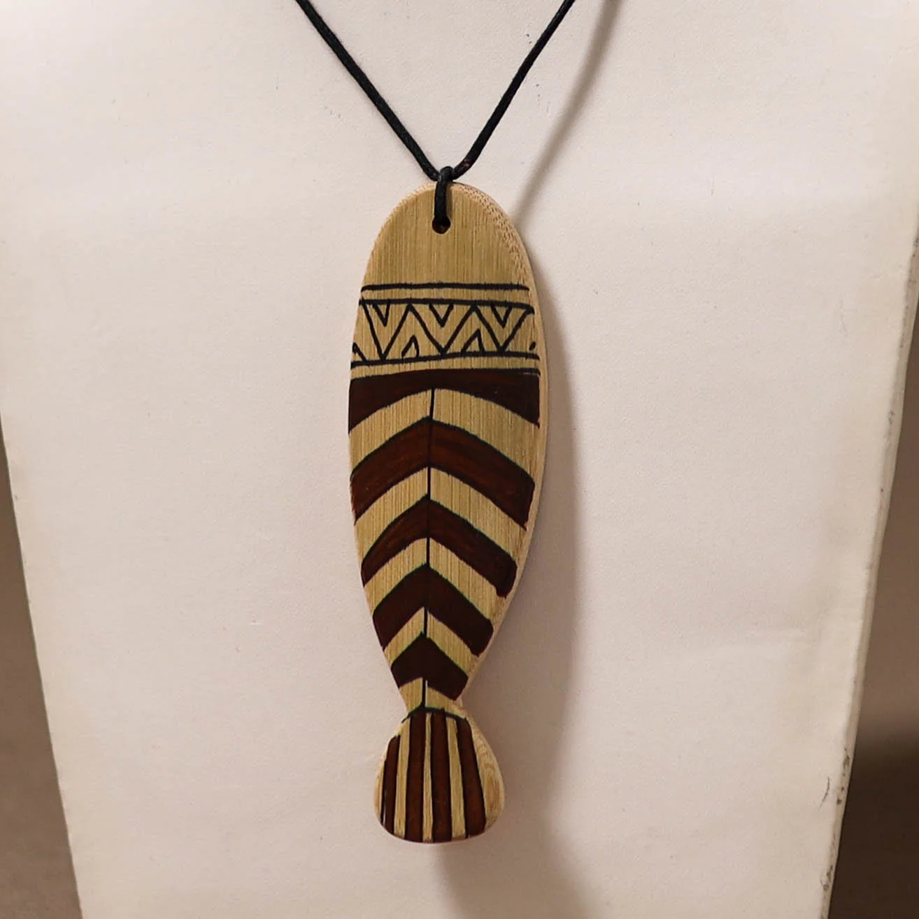 Kerala Mural Handpainted Bamboo Fish Necklace 129 - Image 2