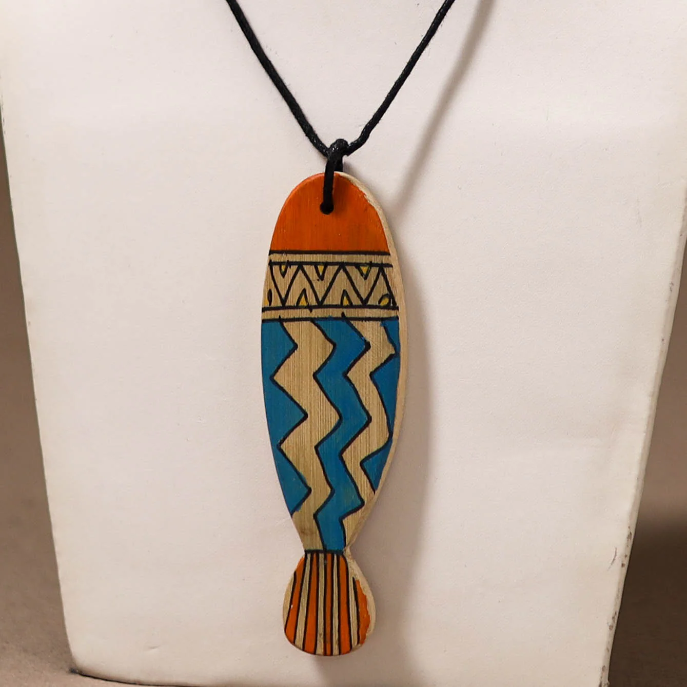 Kerala Mural Handpainted Bamboo Fish Necklace 136 - Image 2