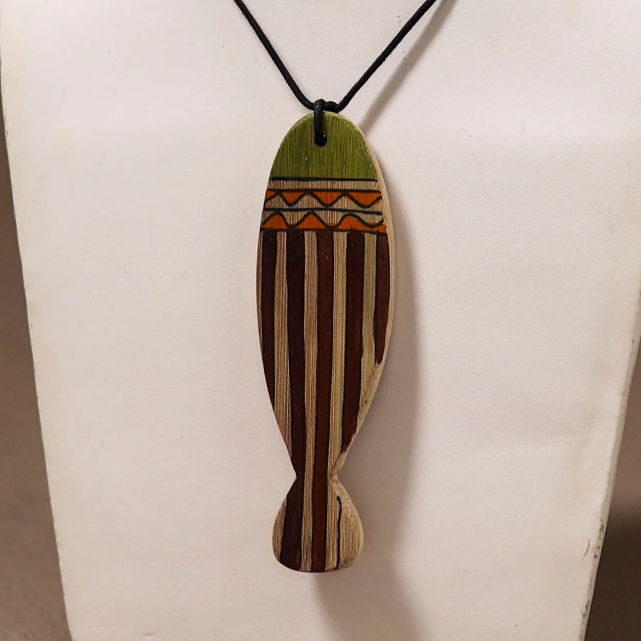 Kerala Mural Handpainted Bamboo Fish Necklace 143 - Image 2