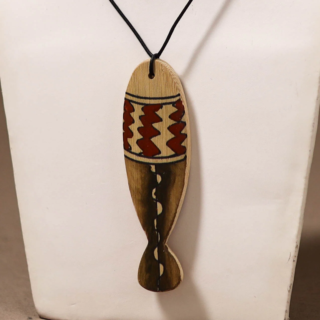 Kerala Mural Handpainted Bamboo Fish Necklace 151 - Image 2