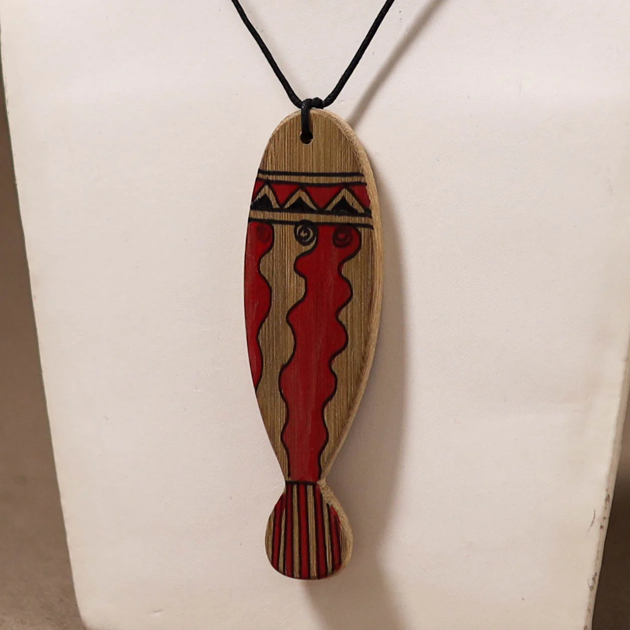 Kerala Mural Handpainted Bamboo Fish Necklace 152 - Image 2