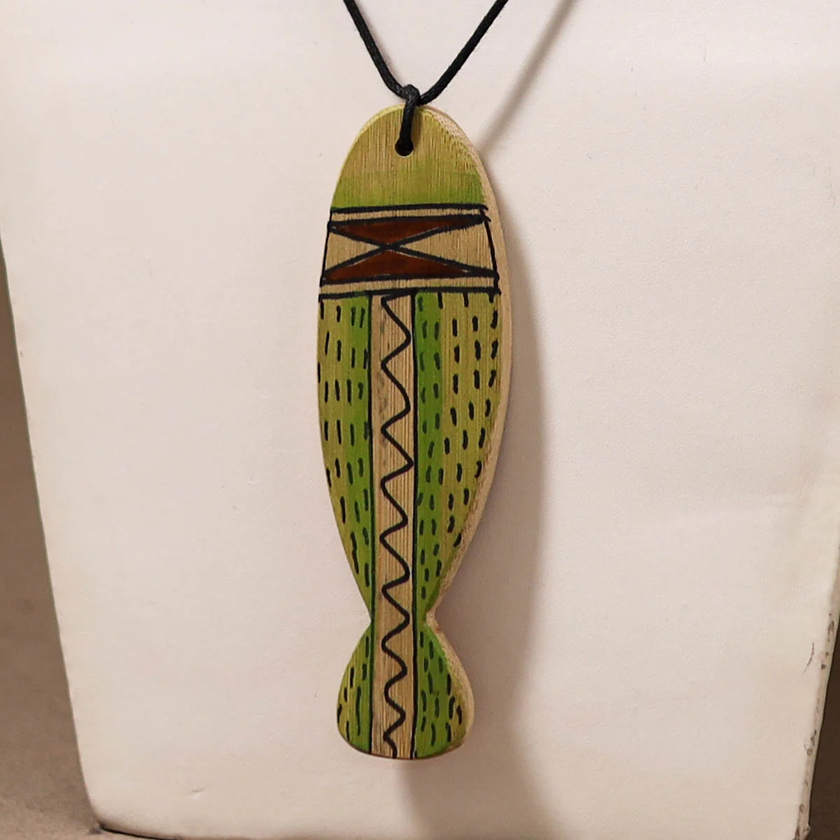 Kerala Mural Handpainted Bamboo Fish Necklace 167 - Image 2