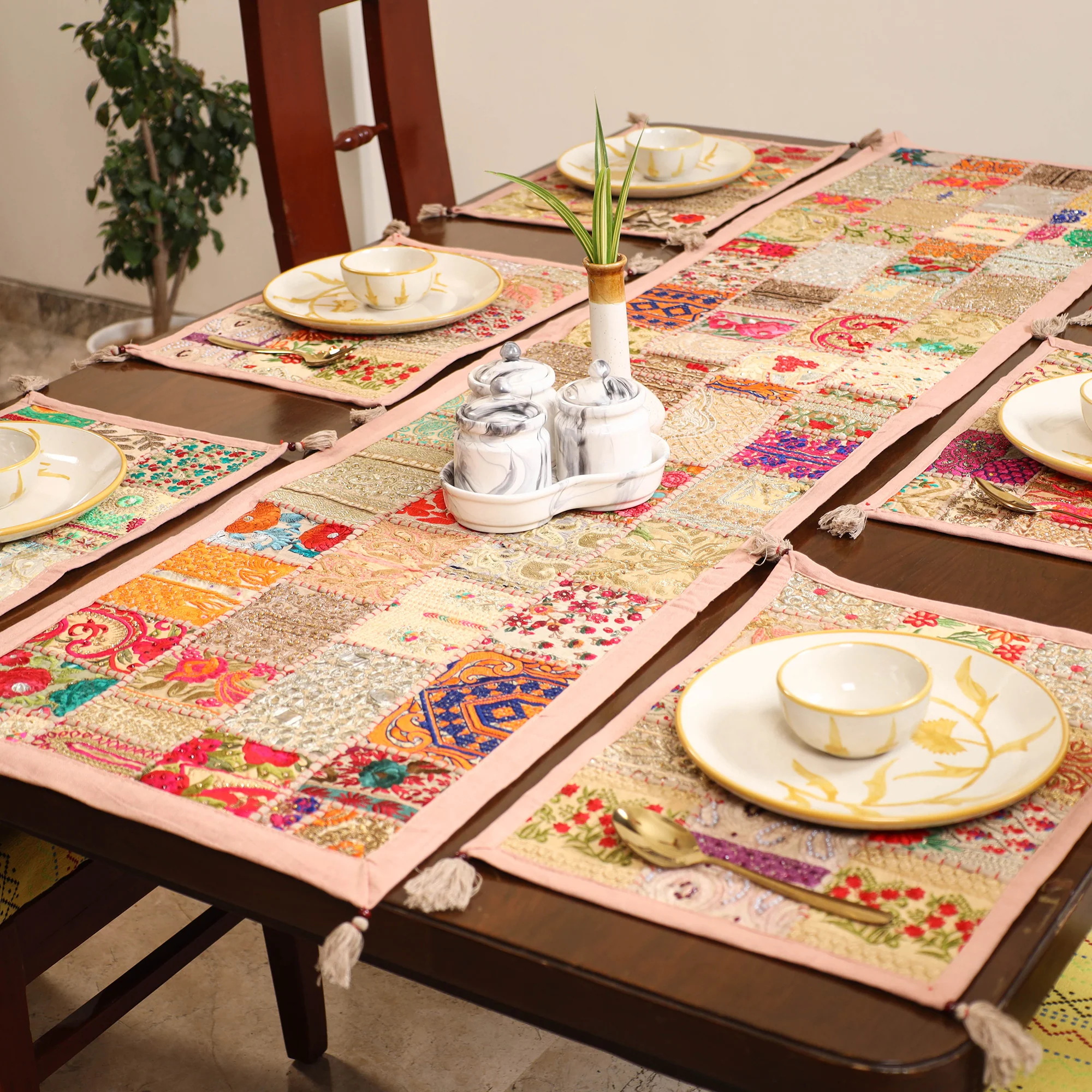 Khambadiya Patchwork Table Runner Set (Set of 7) 01 - Image 3