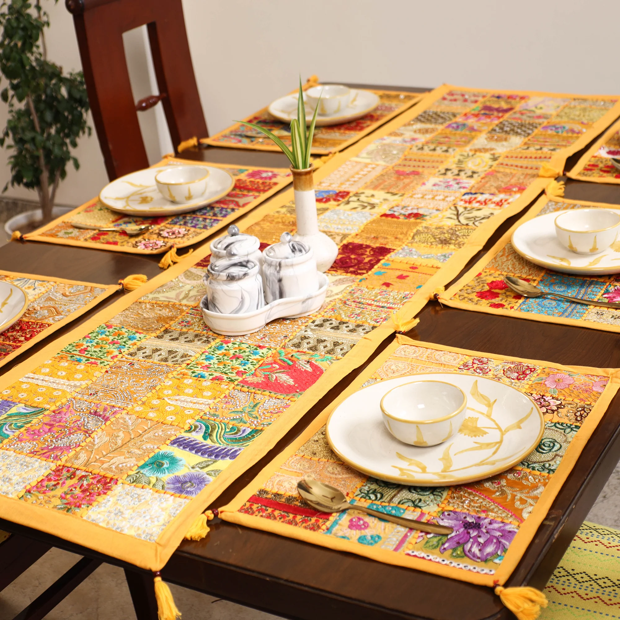 Khambadiya Patchwork Table Runner Set (Set of 7) 02 - Image 2