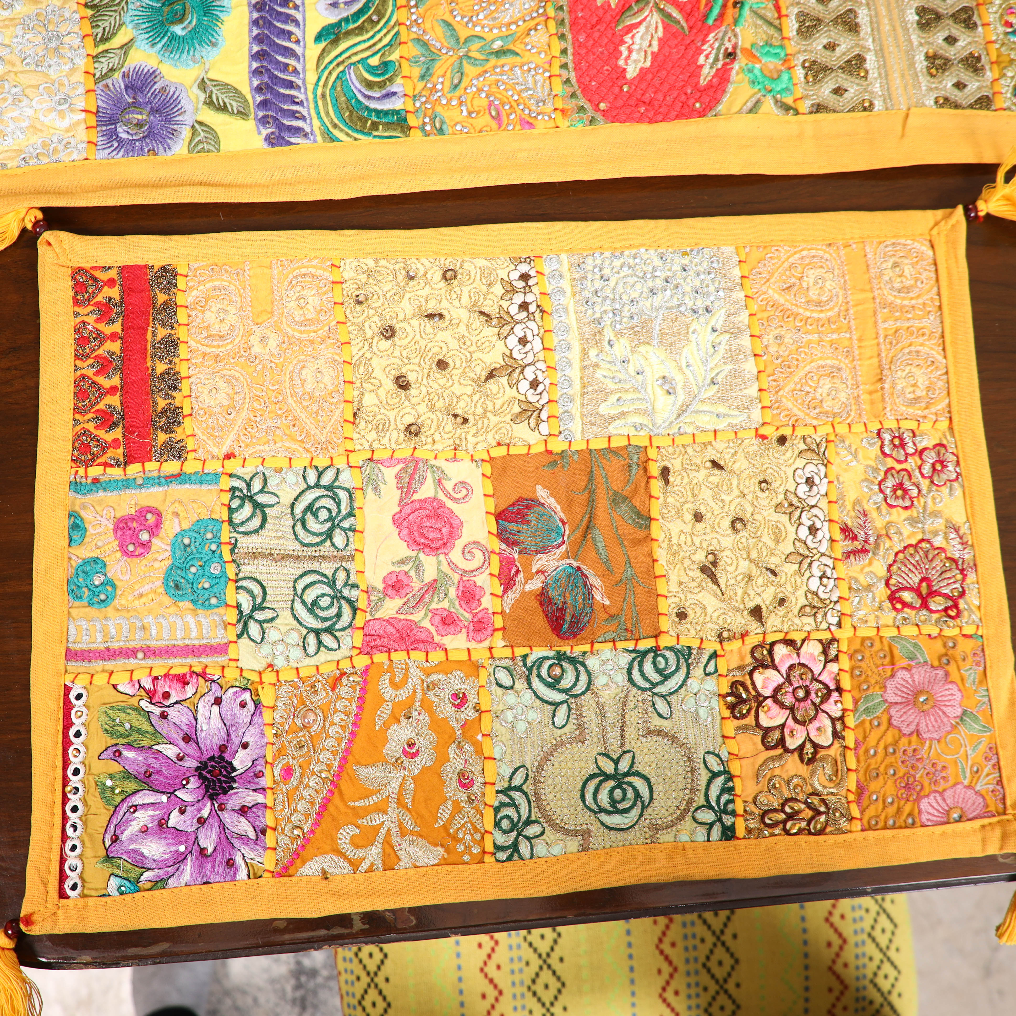 Khambadiya Patchwork Table Runner Set (Set of 7) 02 - Image 4