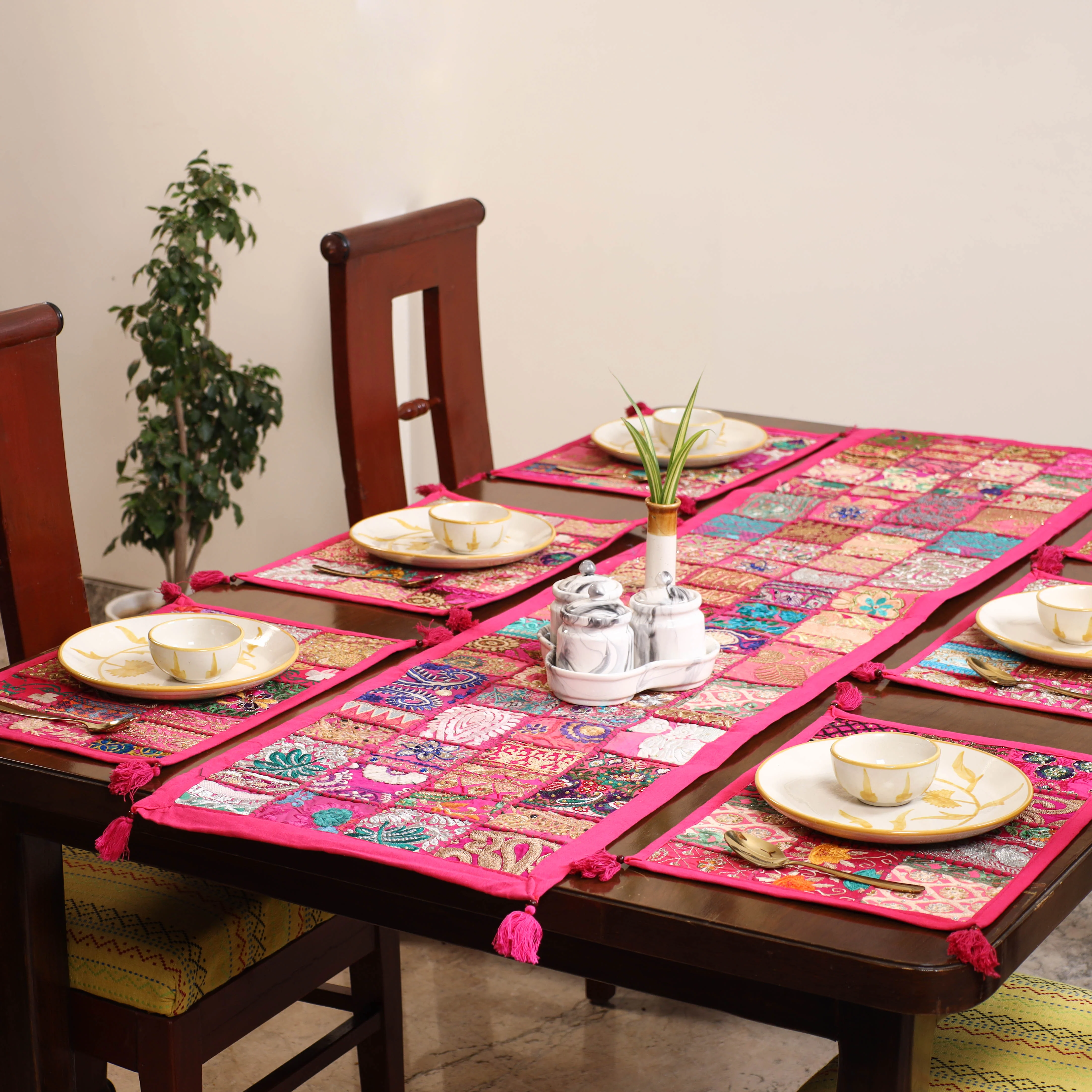 Khambadiya Patchwork Table Runner Set (Set of 7) 05