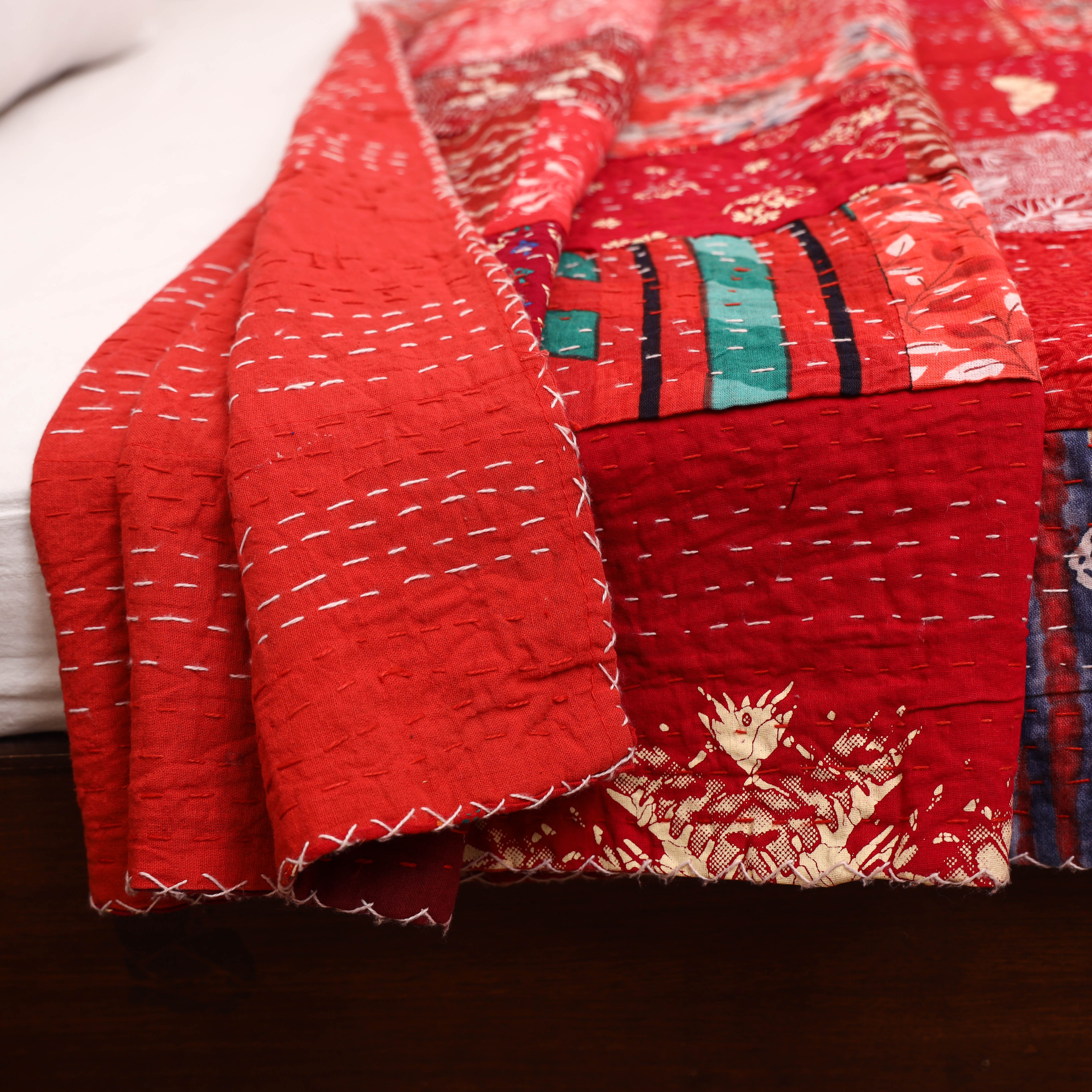 Red - Khambadiya Tagai Patchwork Quilt / Gudri / Blanket 23 - Image 4