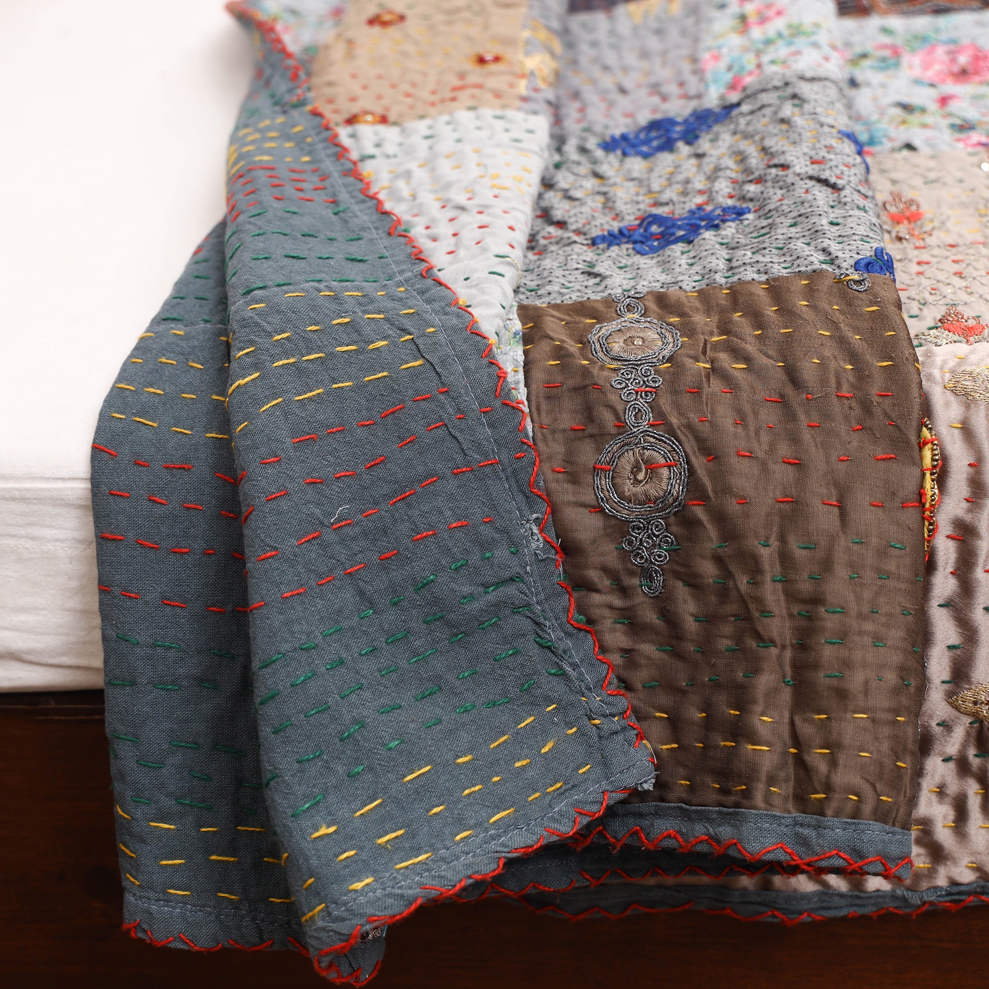 Grey - Khambadiya Tagai Patchwork Quilt / Gudri / Blanket 30 - Image 5