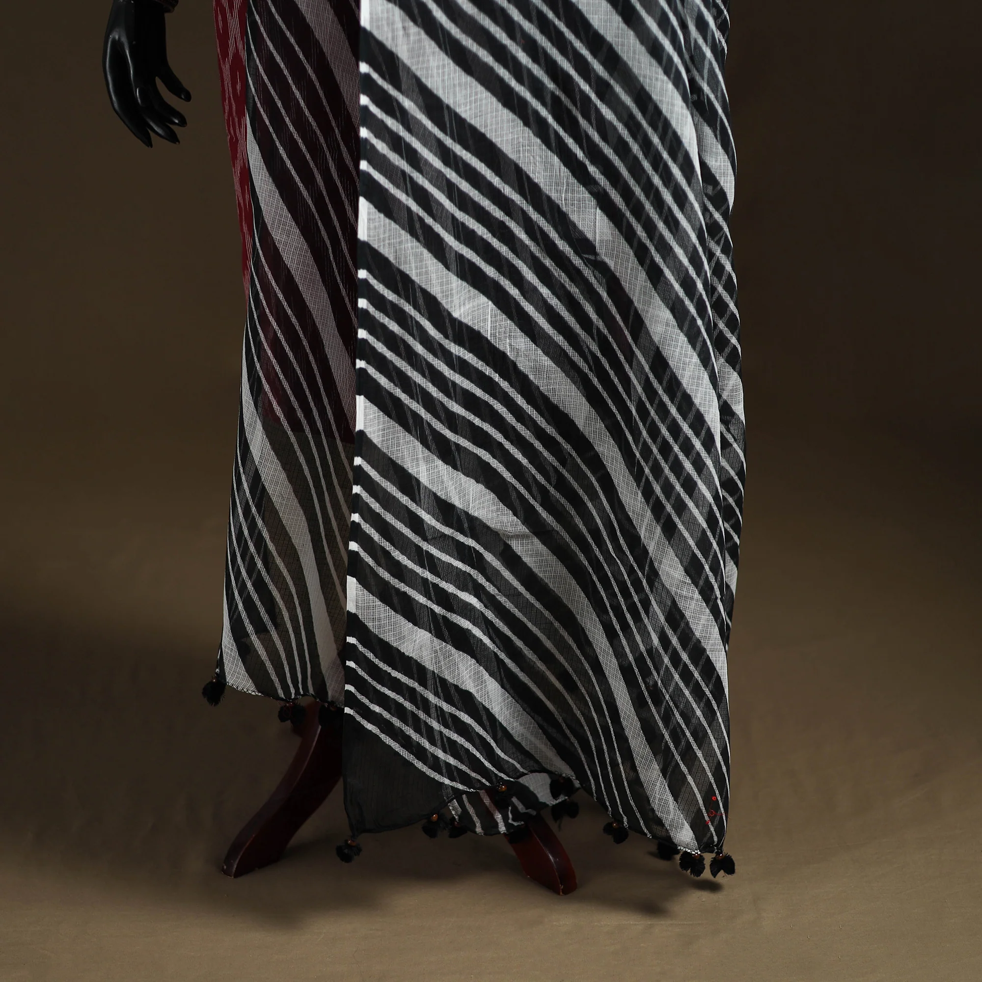 Black - Kota Doria Cotton Tie-Dye Leheriya Dupatta with Tassels 05 - Image 4