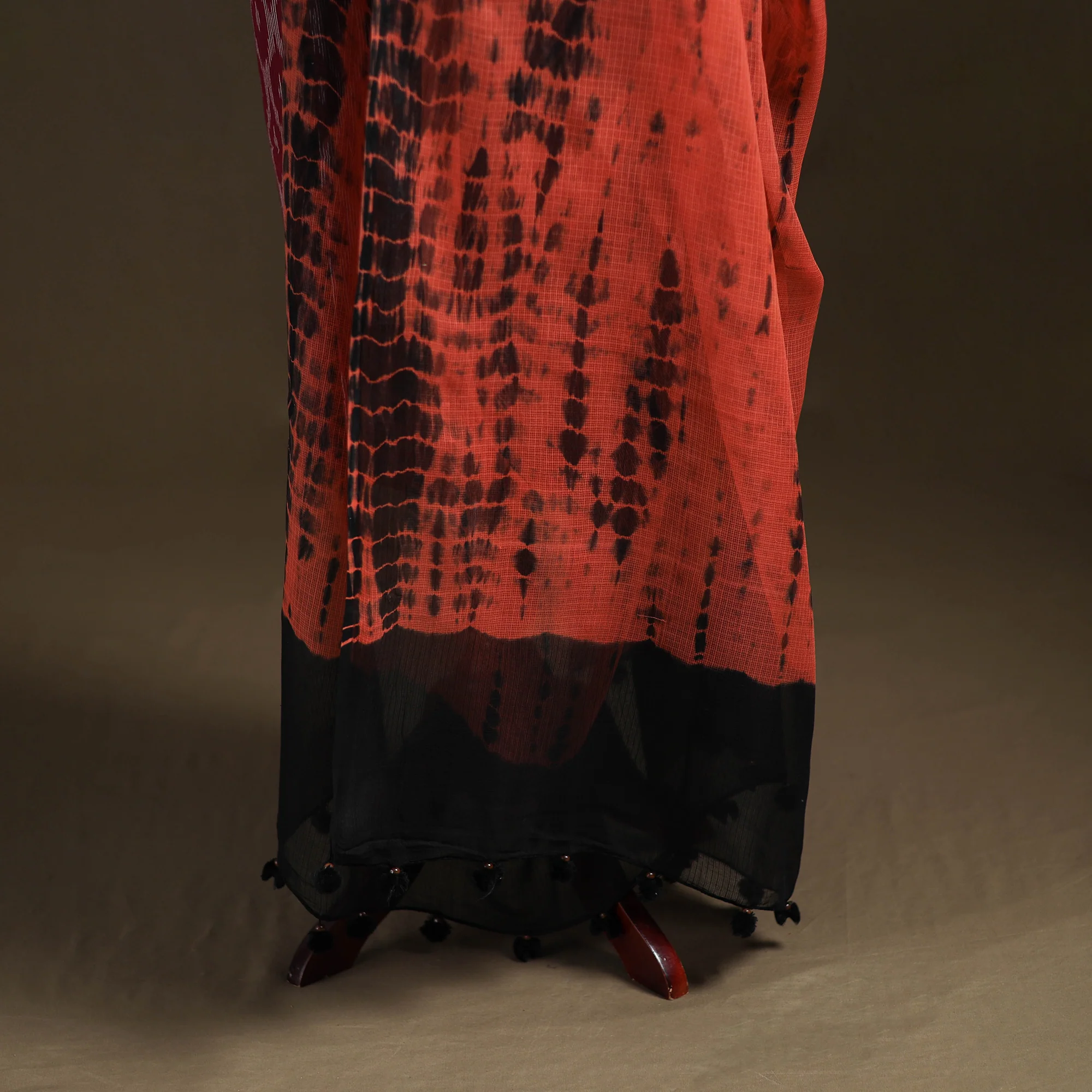 Red - Kota Doria Cotton Tie-Dye Shibori Dupatta with Tassels 11 - Image 4