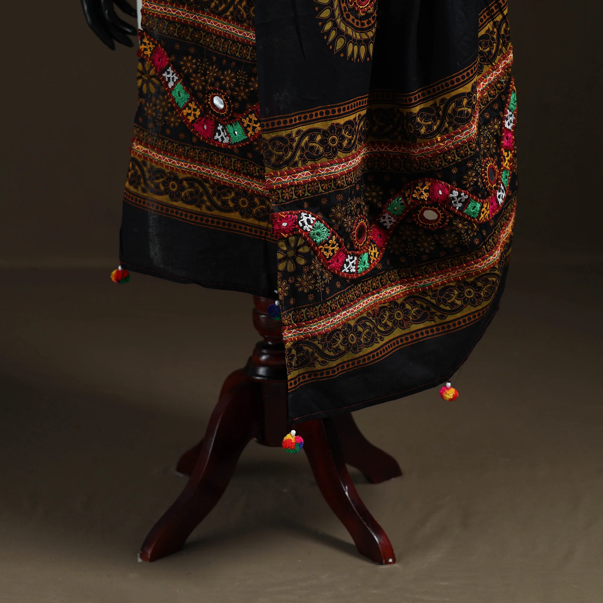 Kutch Hand Embroidered Mirror Work Printed Cotton Dupatta 04 - Image 4