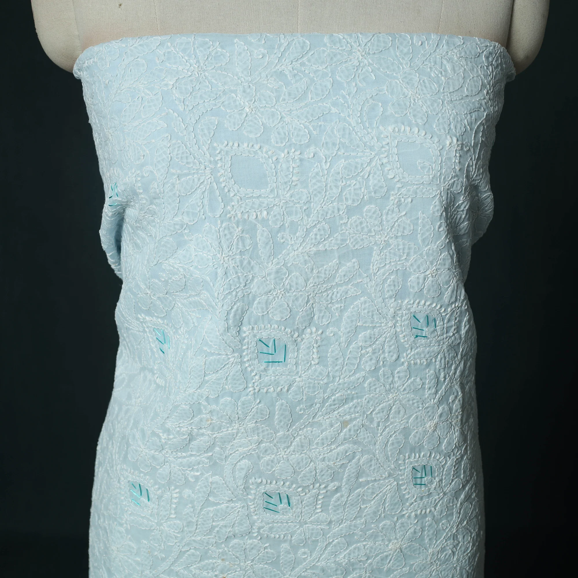 Lucknow Chikankari Parsi Style Hand Embroidered Pure Mul Cotton Unstitched Kurta Material (2.8M) 02 - Image 3