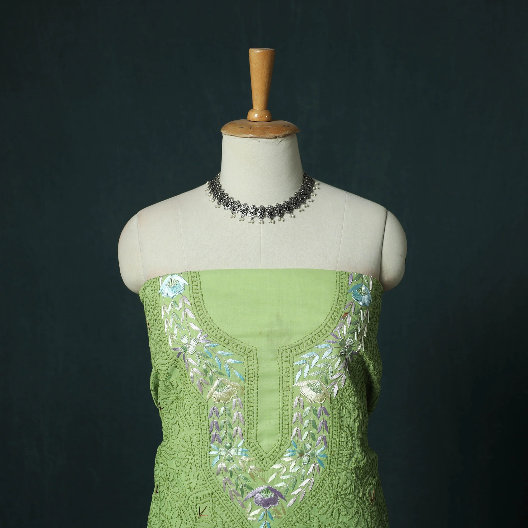 Lucknow Chikankari Parsi Style Hand Embroidered Pure Mul Cotton Unstitched Kurta Material (2.8M) 17 - Image 2
