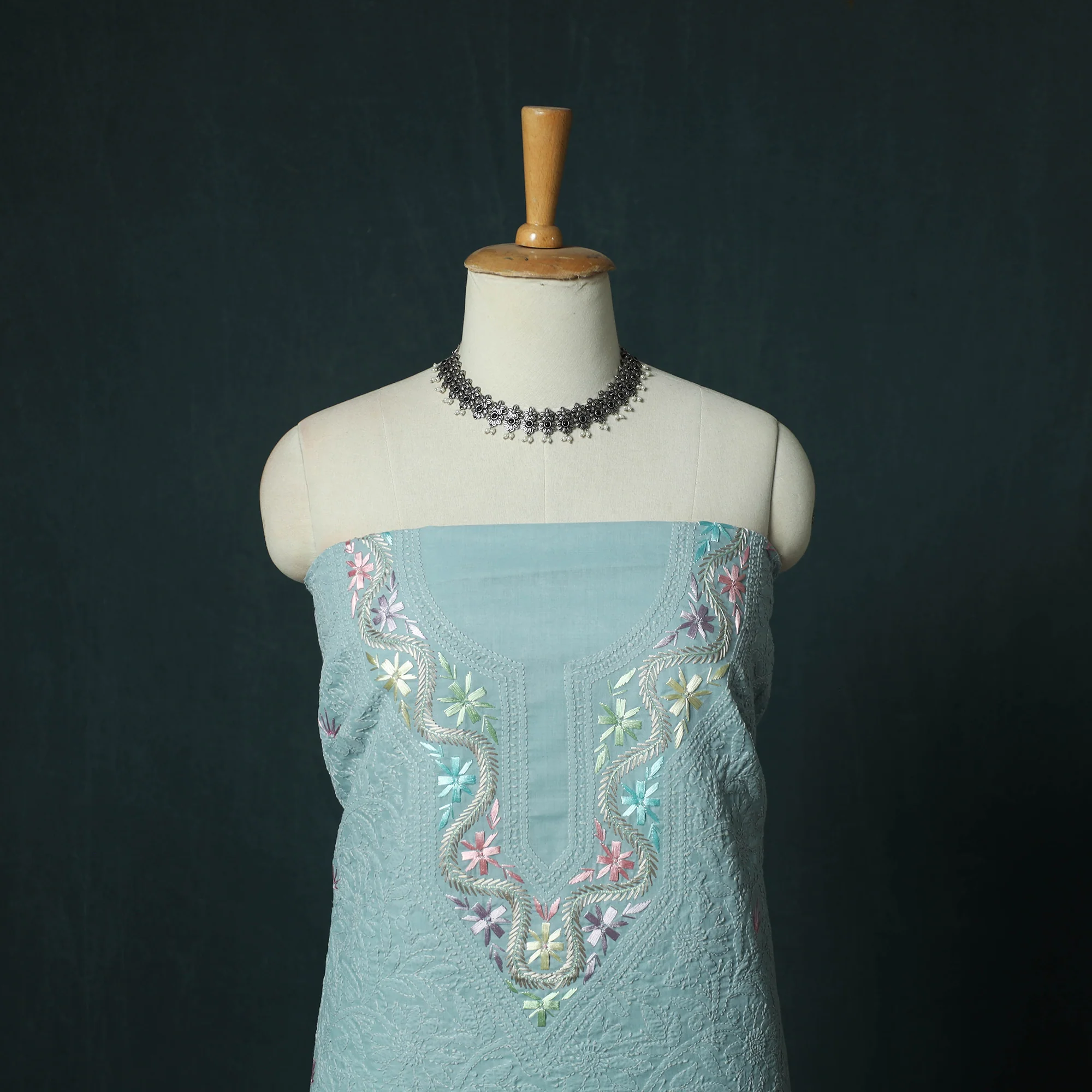 Lucknow Chikankari Parsi Style Hand Embroidered Pure Mul Cotton Unstitched Kurta Material (2.8M) 25 - Image 2
