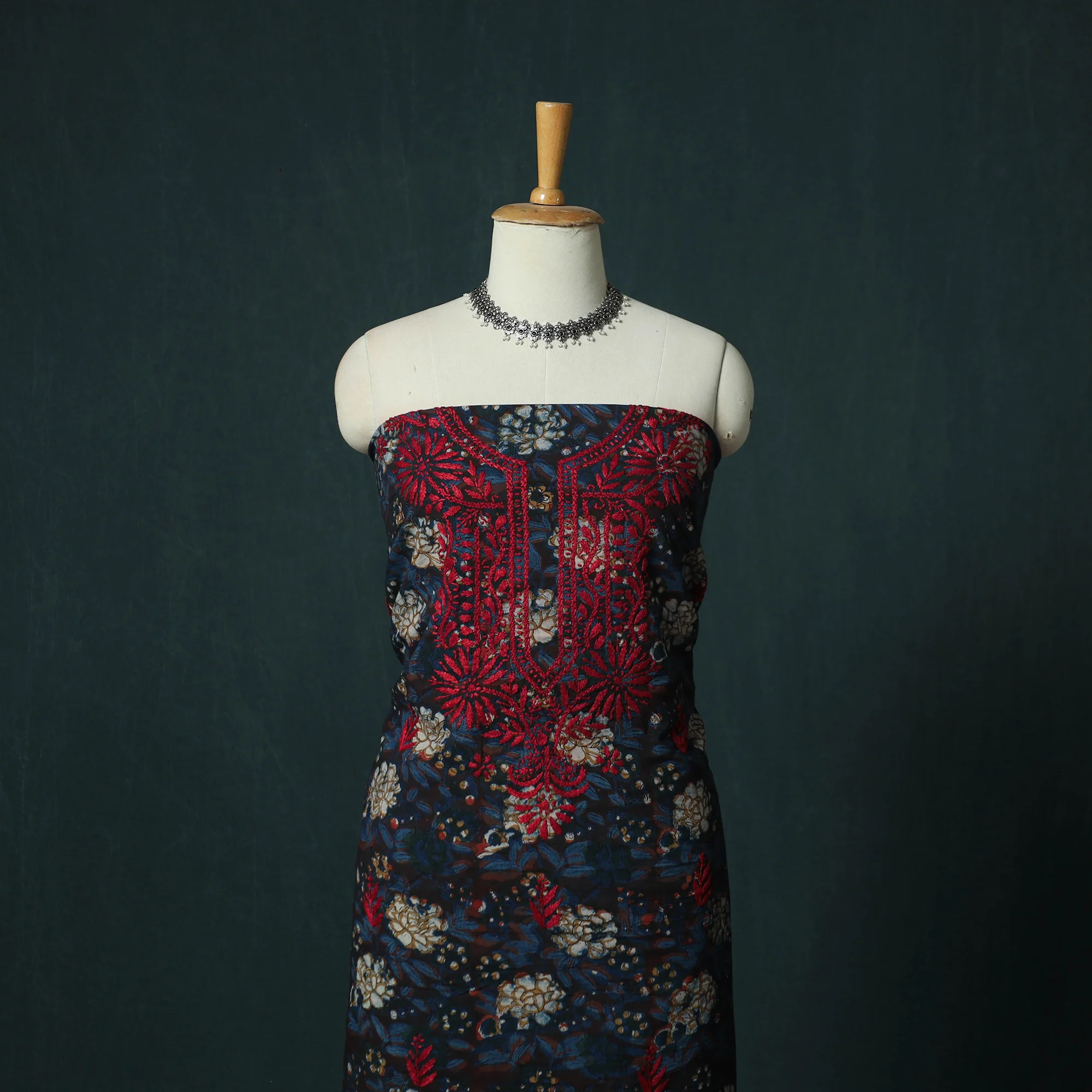 Lucknowi Chikankari Hand Embroidered Bagru Cotton Unstitched Kurta Material (2.5M) 05 - Image 2