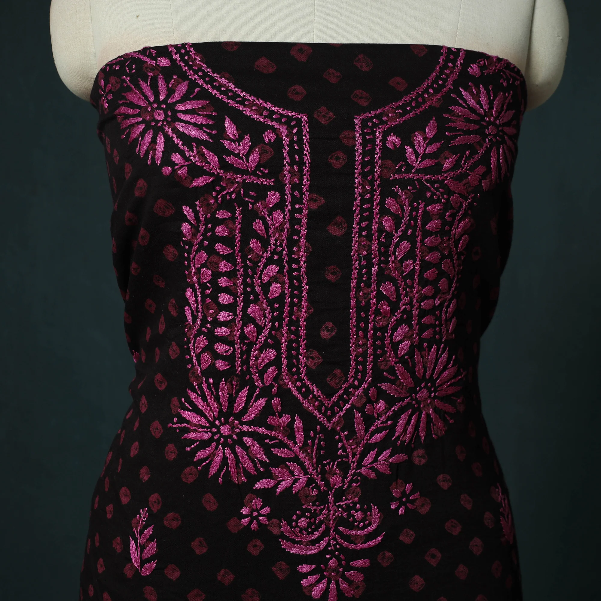 Lucknowi Chikankari Hand Embroidered Bandhani Cotton Unstitched Kurta Material (2.5M) 11 - Image 3