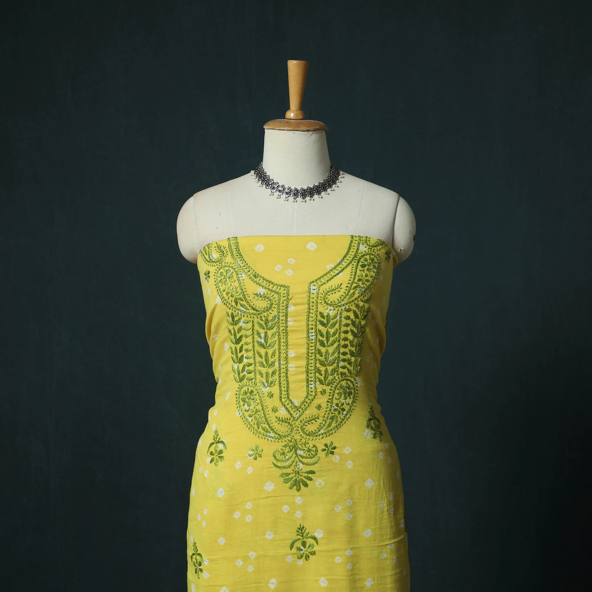 Lucknowi Chikankari Hand Embroidered Bandhani Cotton Unstitched Kurta Material (2.5M) 12 - Image 2