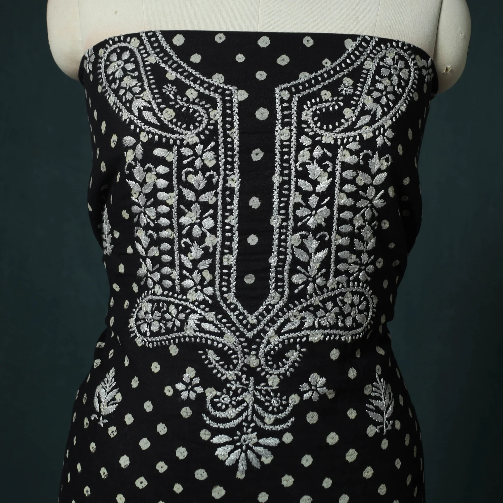 Lucknowi Chikankari Hand Embroidered Bandhani Cotton Unstitched Kurta Material (2.5M) 20 - Image 3