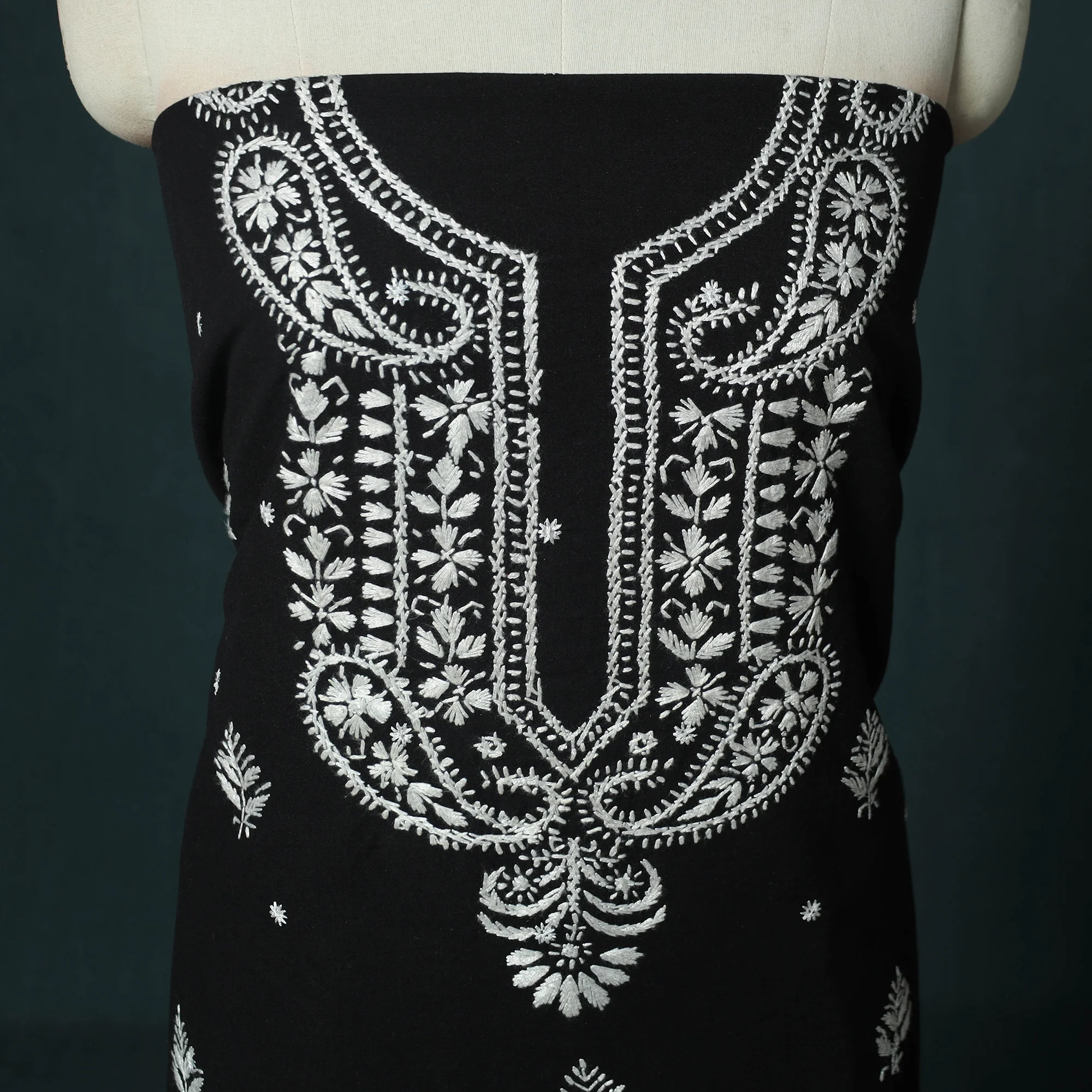 Lucknowi Chikankari Hand Embroidered Jacquard Cotton Unstitched Kurta Material (2.5M) 43 - Image 3