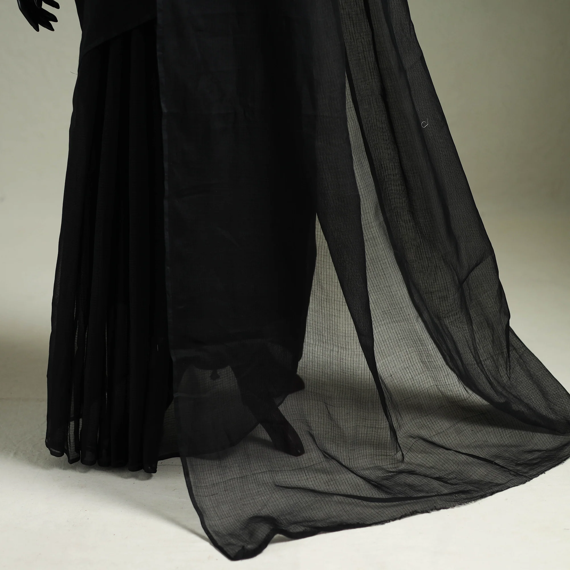 Black - Nazaakat Kota Doria Cotton Plain Saree with Blouse & Jewellery Set 01 - Image 4