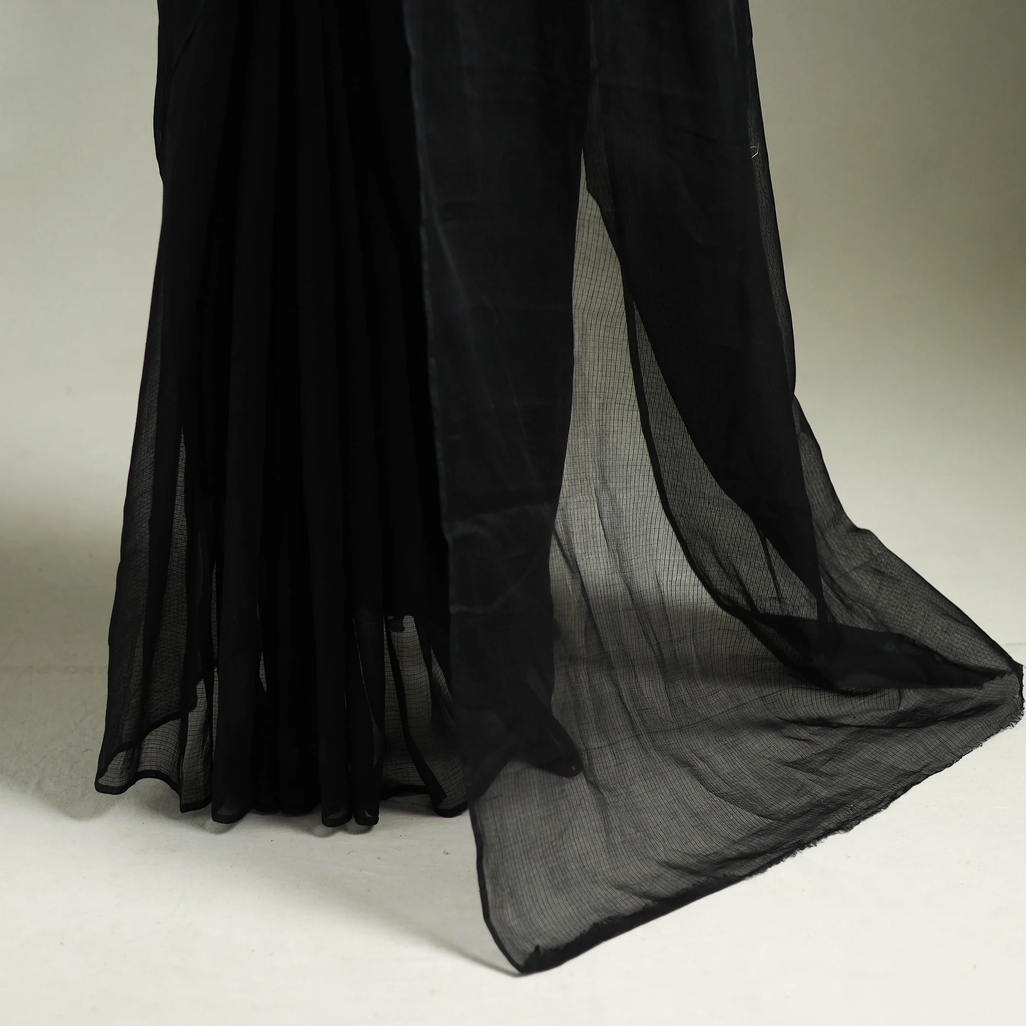 Black - Nazaakat Kota Doria Cotton Plain Saree with Blouse & Jewellery Set 03 - Image 4