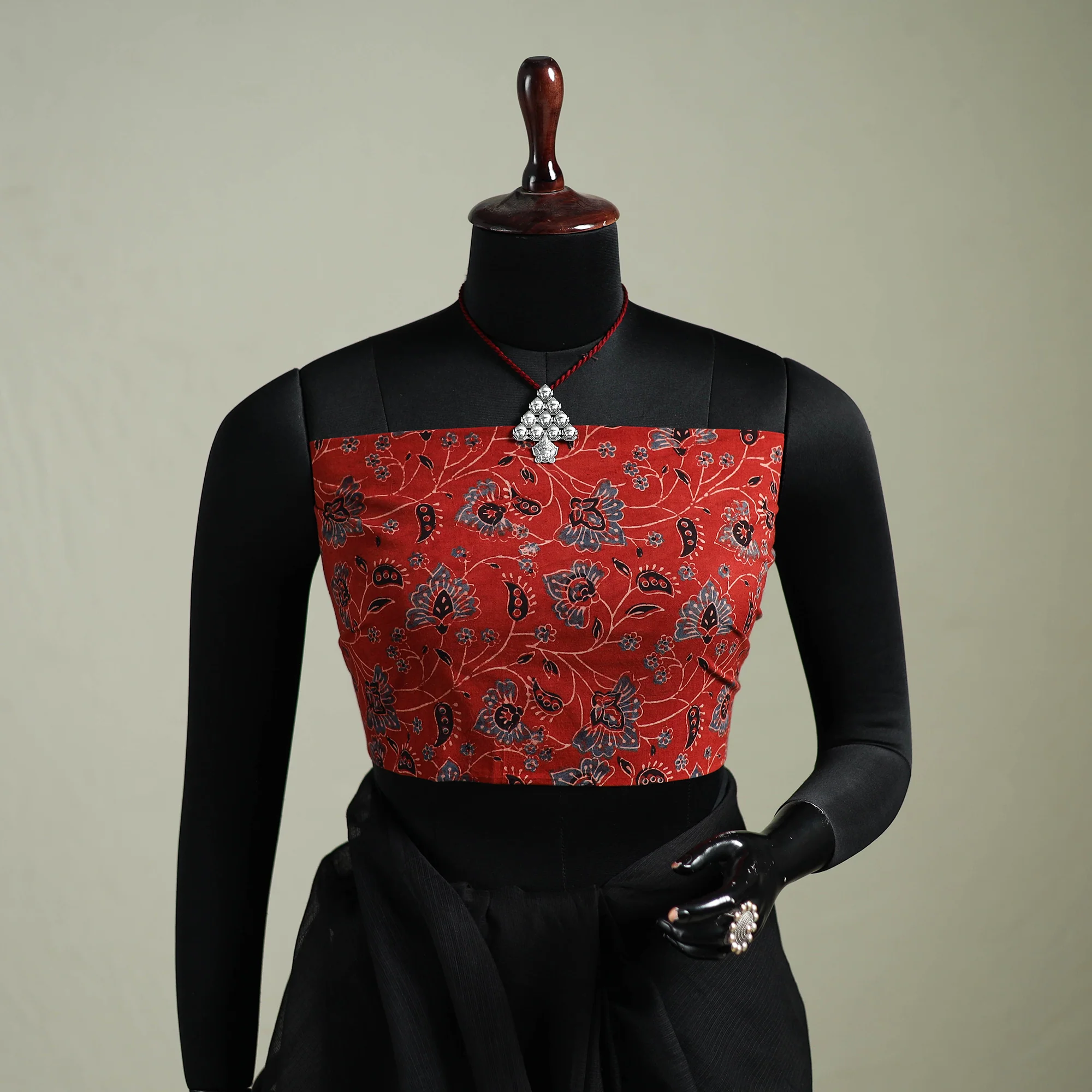 Black - Nazaakat Kota Doria Cotton Plain Saree with Blouse & Jewellery Set 05 - Image 2