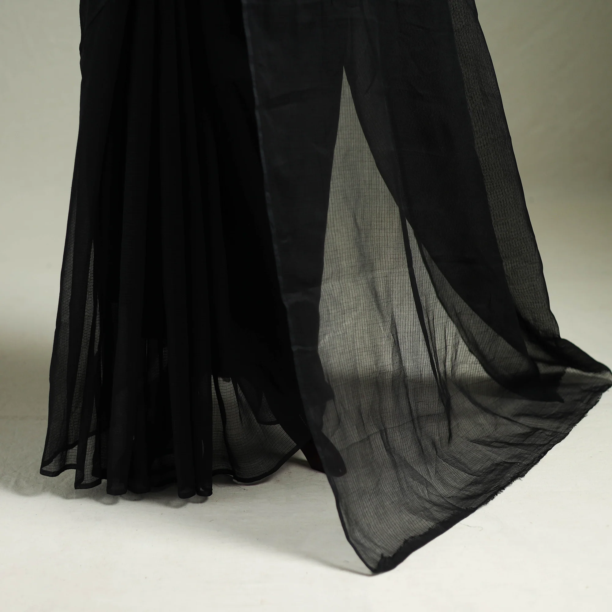 Black - Nazaakat Kota Doria Cotton Plain Saree with Blouse & Jewellery Set 06 - Image 4
