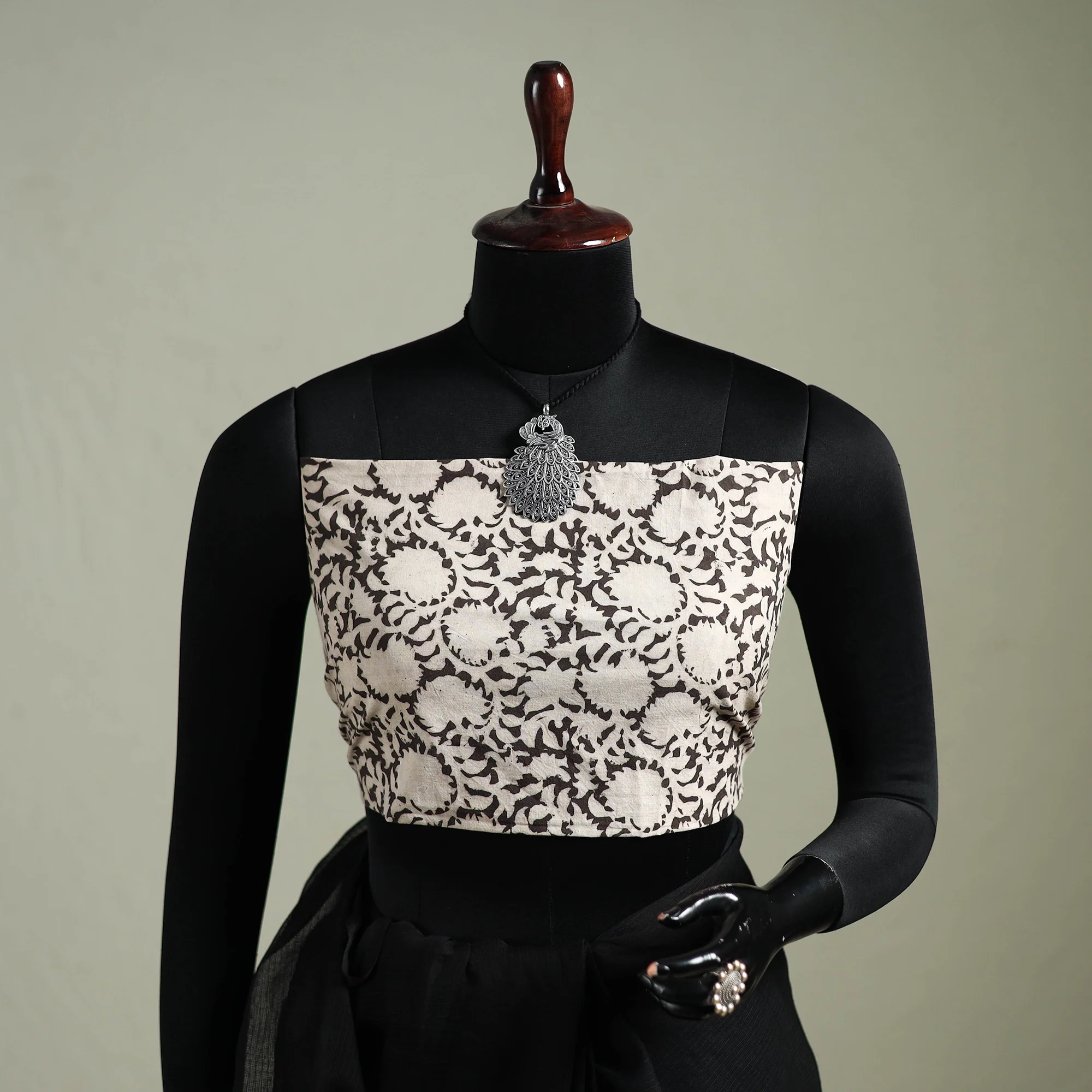 Black - Nazaakat Kota Doria Cotton Plain Saree with Blouse & Jewellery Set 07 - Image 2
