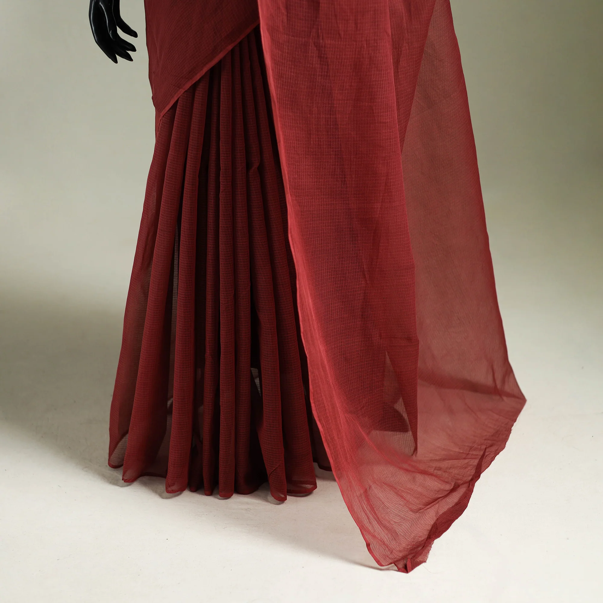 Red - Nazaakat Kota Doria Cotton Plain Saree with Blouse & Jewellery Set 101 - Image 4