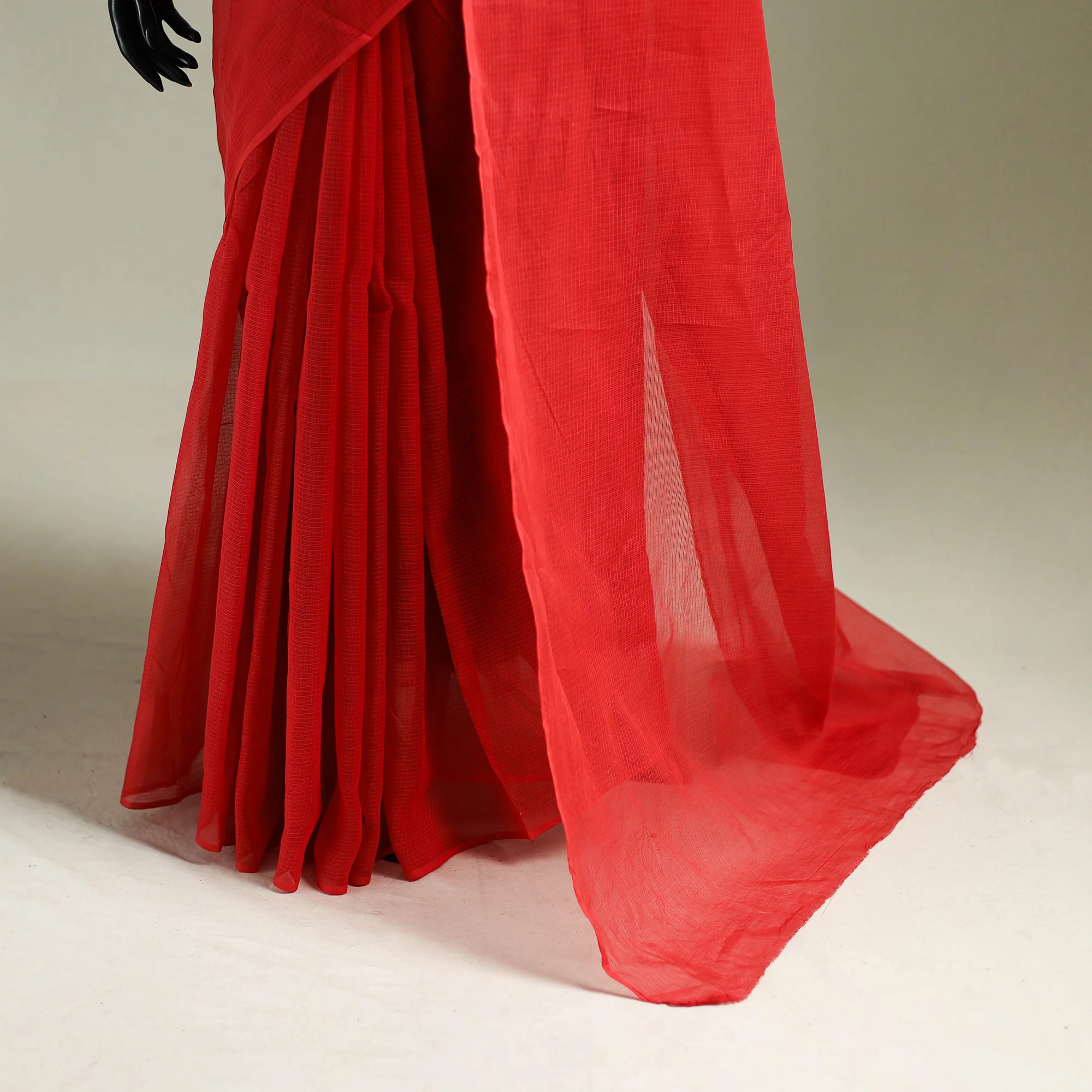 Red - Nazaakat Kota Doria Cotton Plain Saree with Blouse & Jewellery Set 104 - Image 4