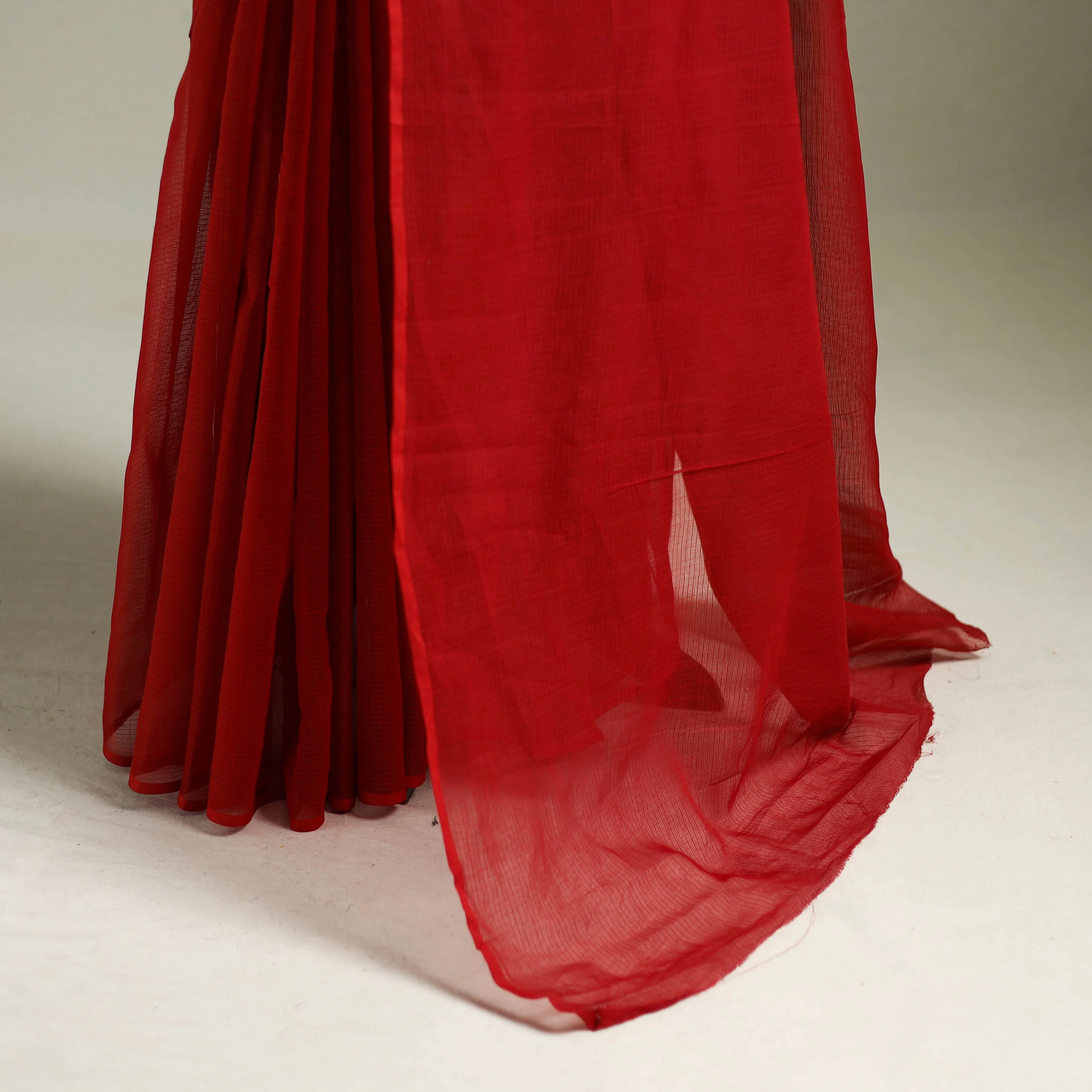 Red - Nazaakat Kota Doria Cotton Plain Saree with Blouse & Jewellery Set 112 - Image 4