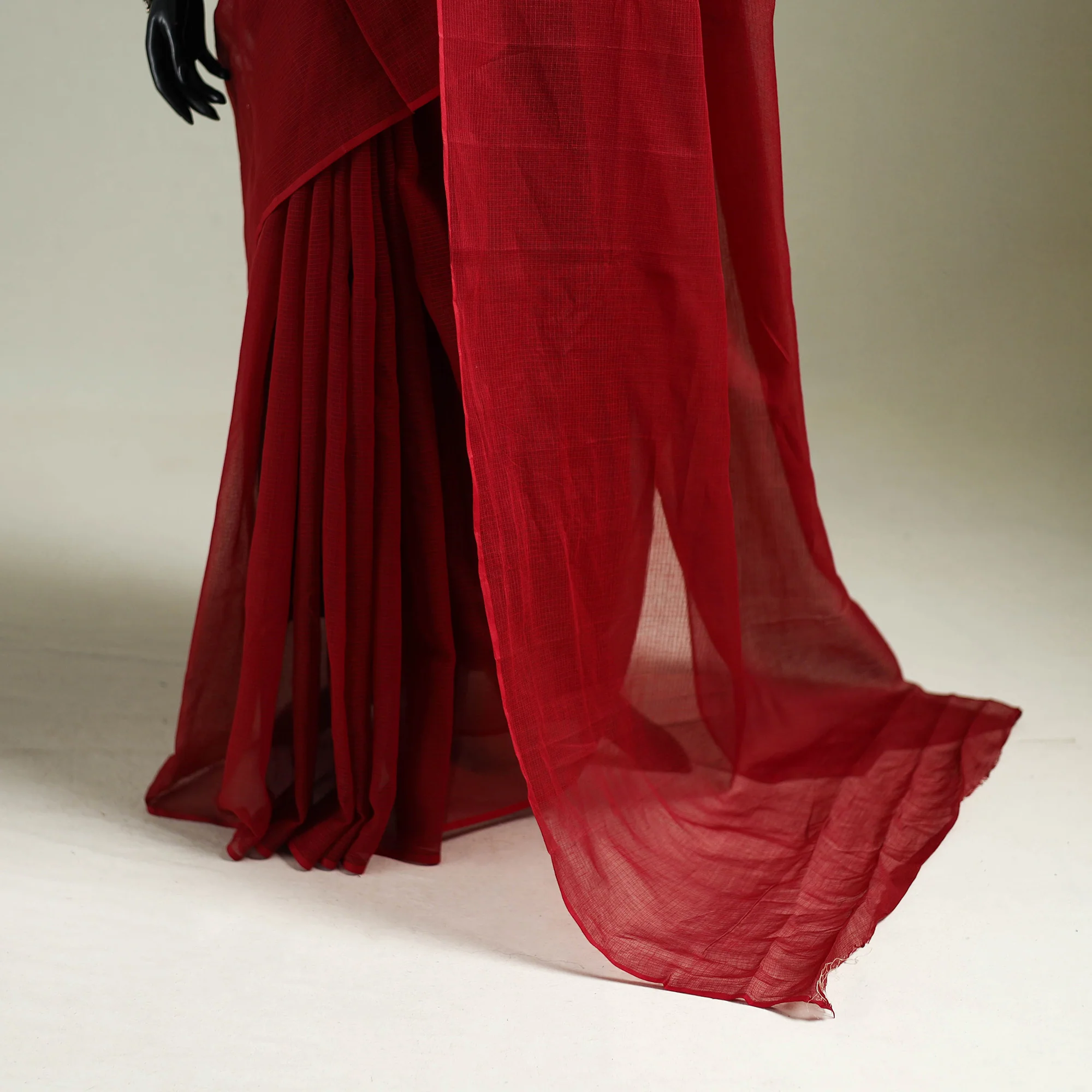 Red - Nazaakat Kota Doria Cotton Plain Saree with Blouse & Jewellery Set 113 - Image 4
