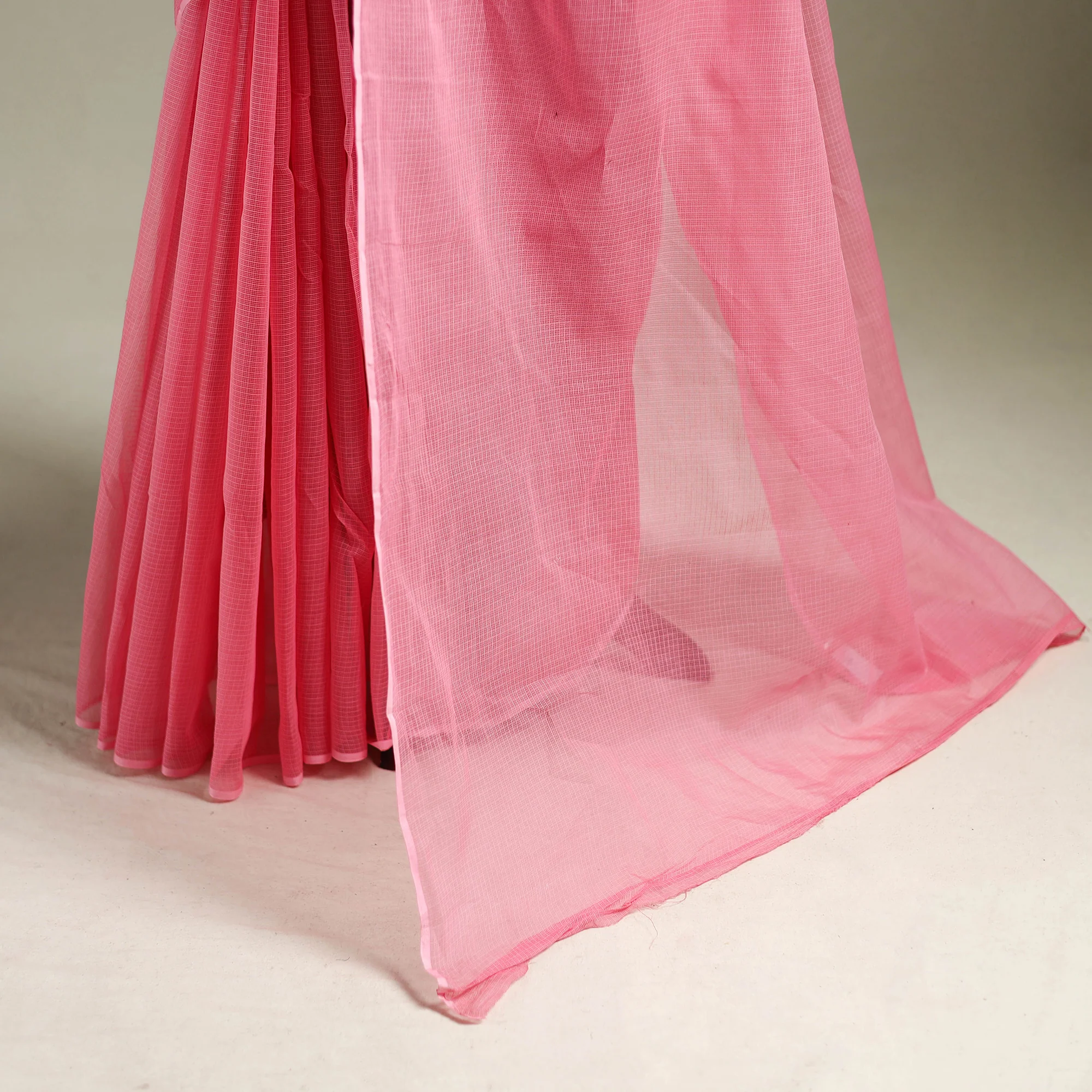 Pink - Nazaakat Kota Doria Cotton Plain Saree with Blouse & Jewellery Set 116 - Image 4