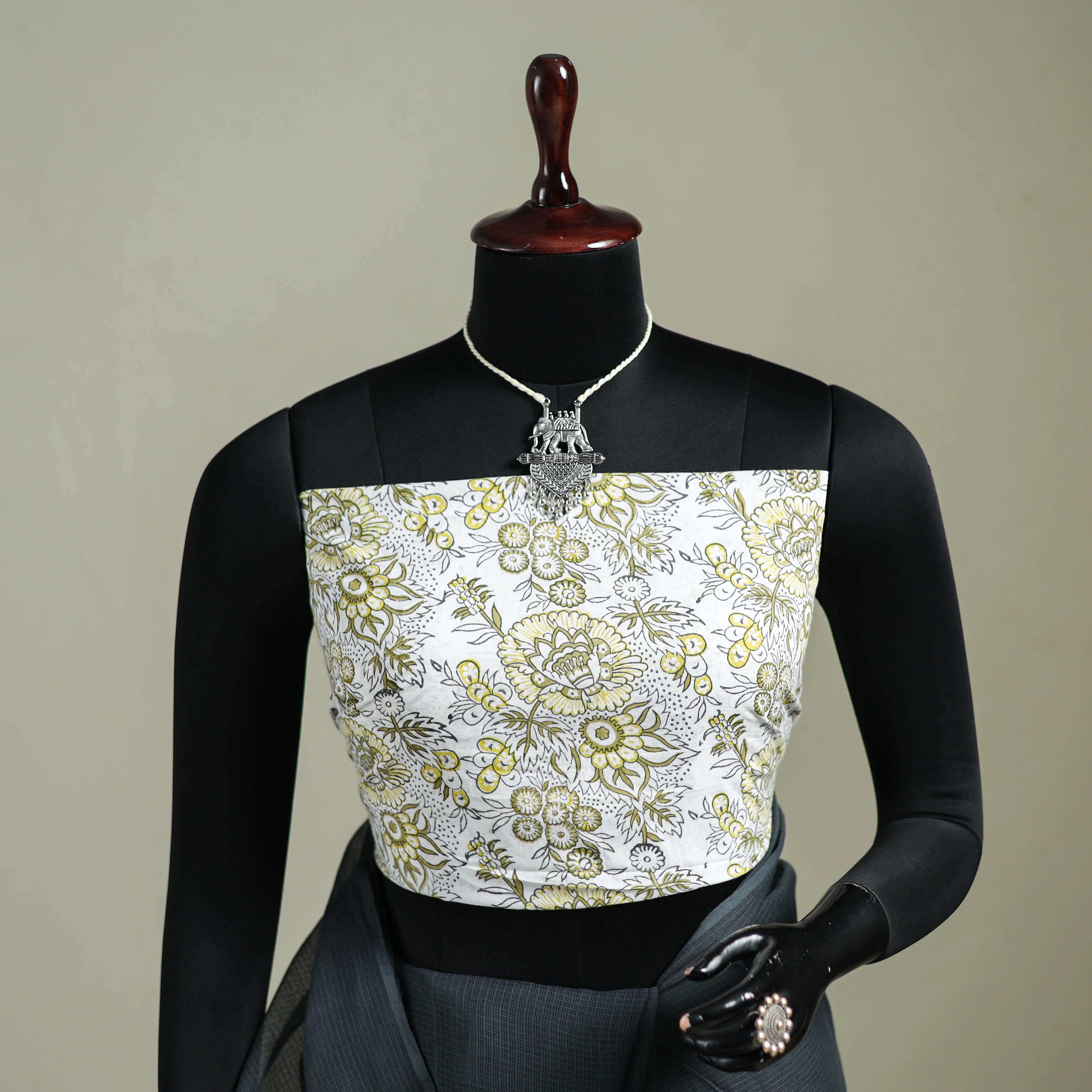Grey - Nazaakat Kota Doria Cotton Plain Saree with Blouse & Jewellery Set 120 - Image 2