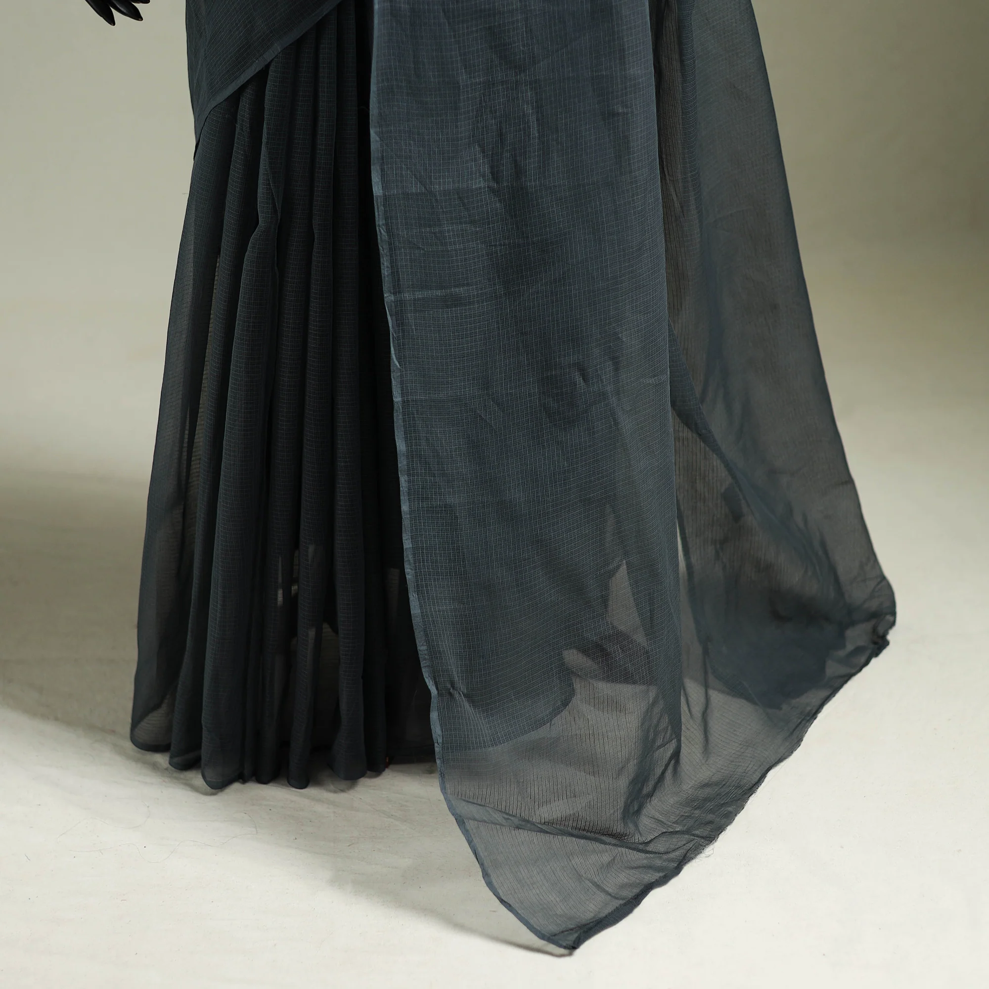 Grey - Nazaakat Kota Doria Cotton Plain Saree with Blouse & Jewellery Set 120 - Image 4