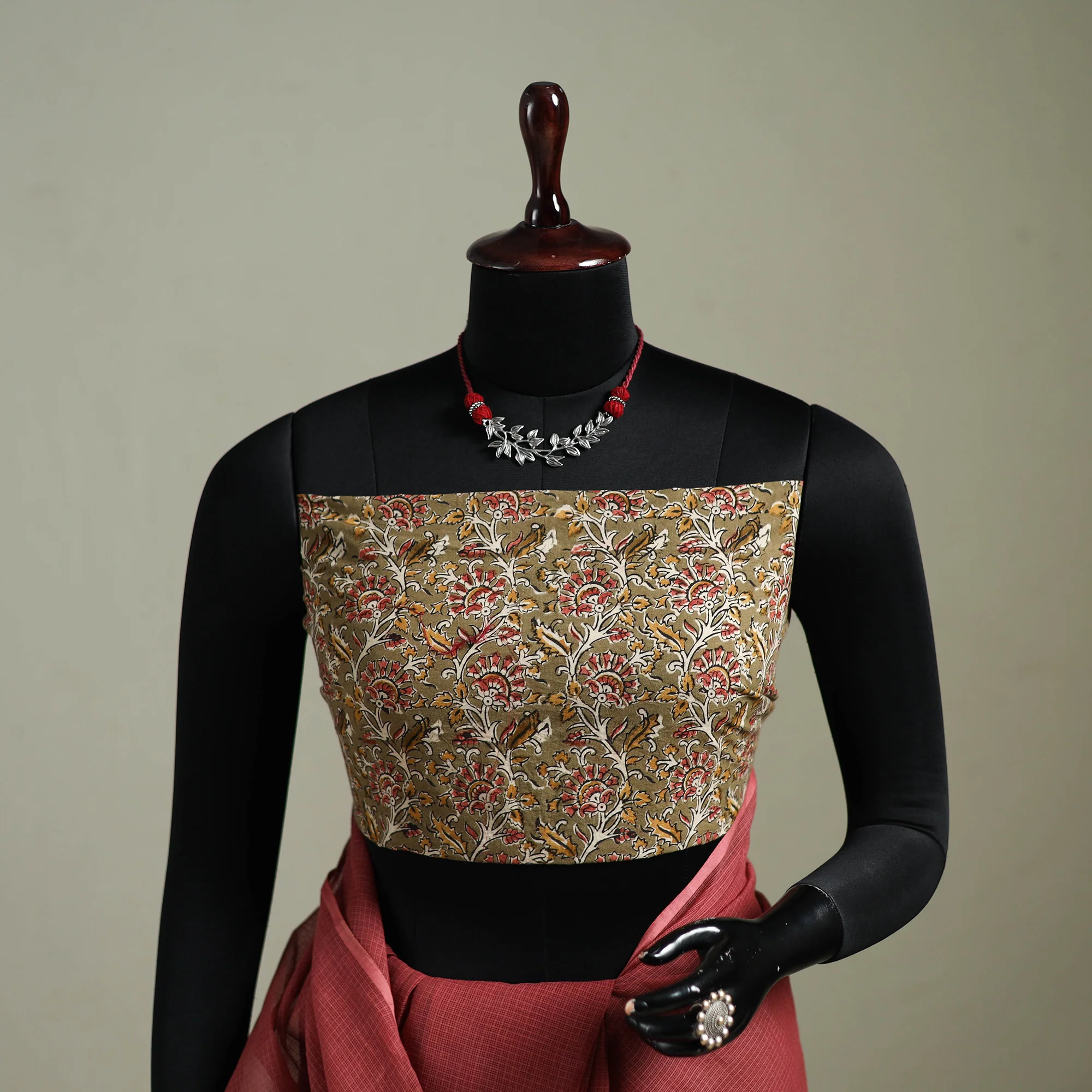 Red - Nazaakat Kota Doria Cotton Plain Saree with Blouse & Jewellery Set 124 - Image 2