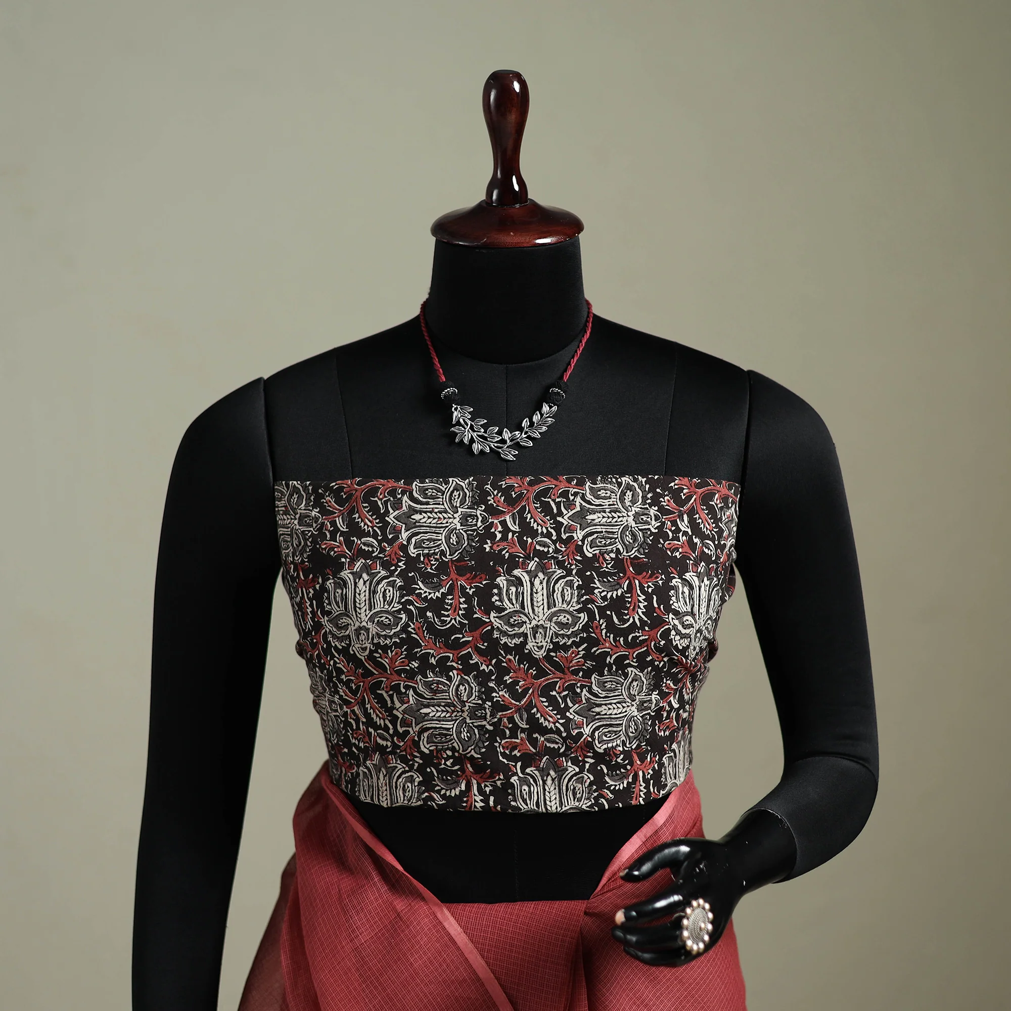Red - Nazaakat Kota Doria Cotton Plain Saree with Blouse & Jewellery Set 126 - Image 2